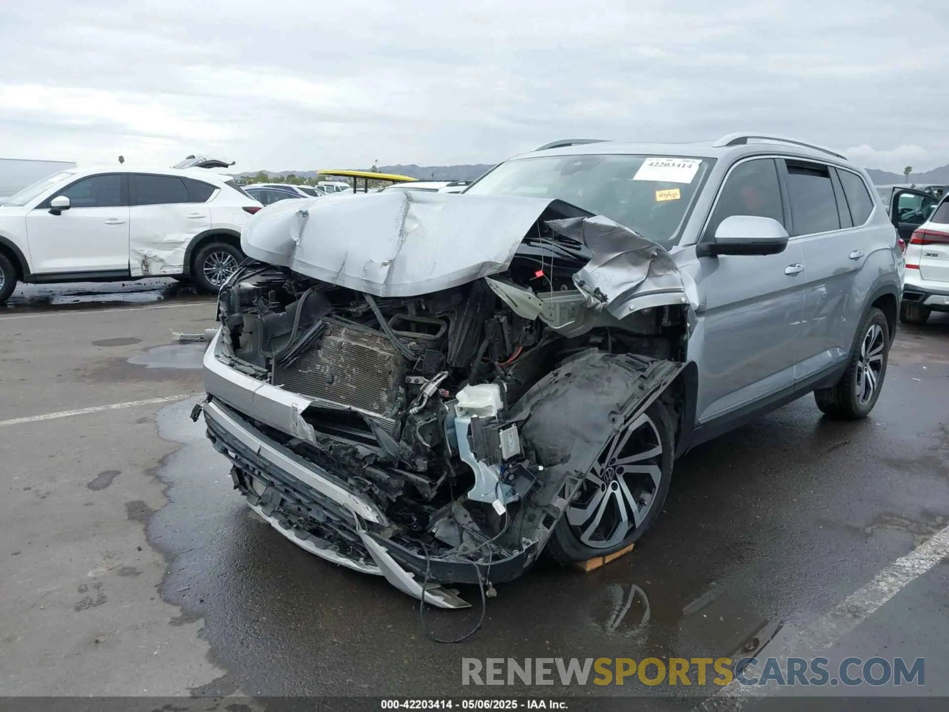 2 fotografías del automóvil dañado 1V2TR2CA1MC538745 VOLKSWAGEN ATLAS 2021