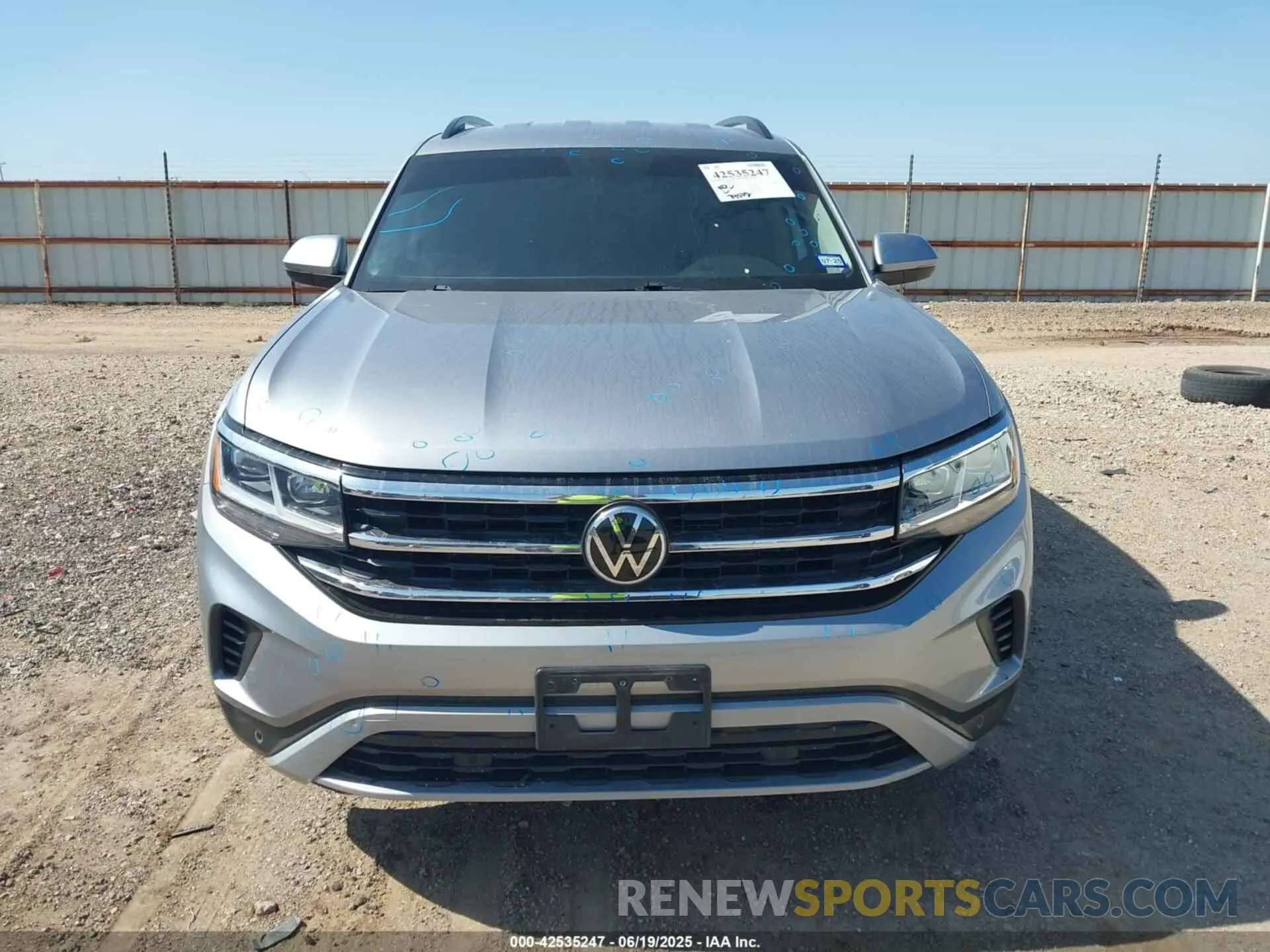 12 fotografías del automóvil dañado 1V2WR2CA0MC587903 VOLKSWAGEN ATLAS 2021