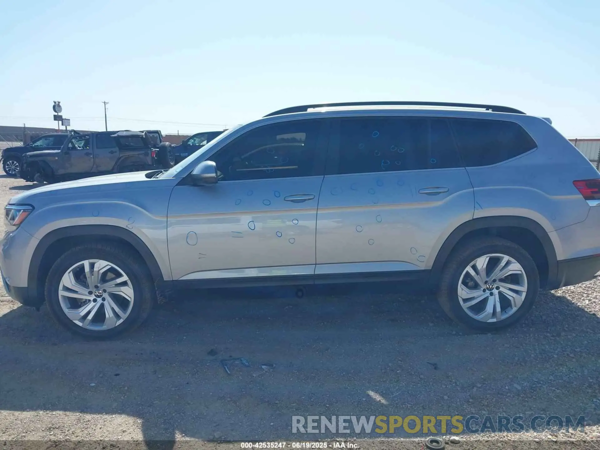 14 fotografías del automóvil dañado 1V2WR2CA0MC587903 VOLKSWAGEN ATLAS 2021