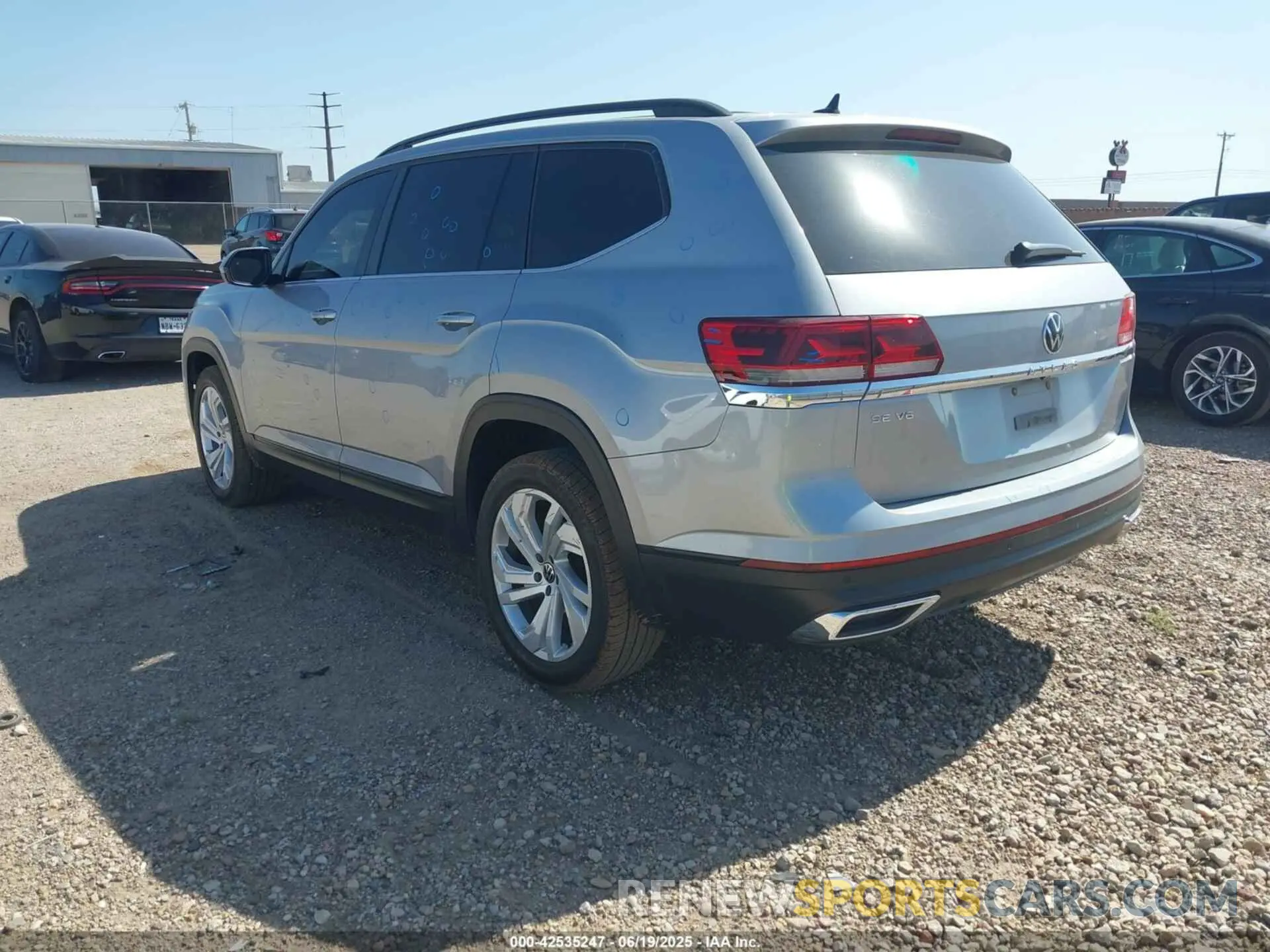 3 fotografías del automóvil dañado 1V2WR2CA0MC587903 VOLKSWAGEN ATLAS 2021