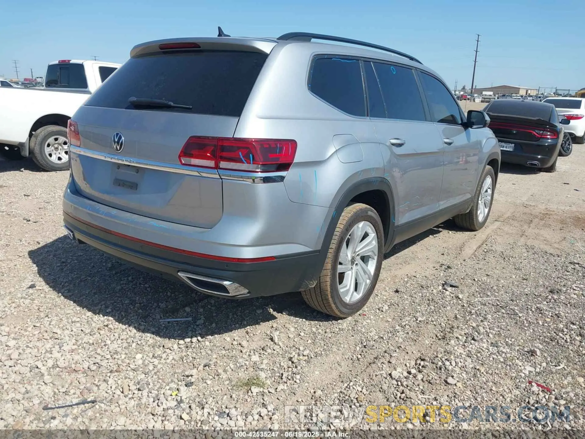 4 fotografías del automóvil dañado 1V2WR2CA0MC587903 VOLKSWAGEN ATLAS 2021