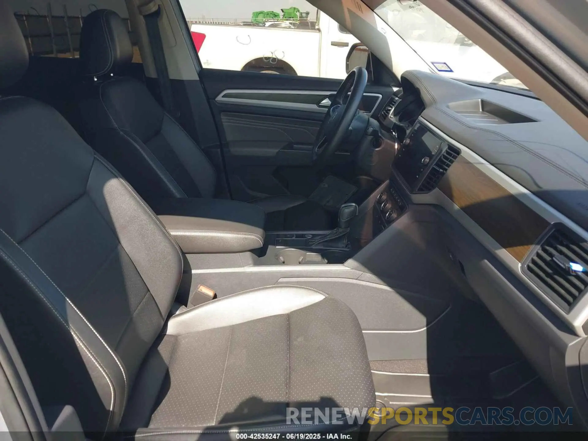 5 fotografías del automóvil dañado 1V2WR2CA0MC587903 VOLKSWAGEN ATLAS 2021
