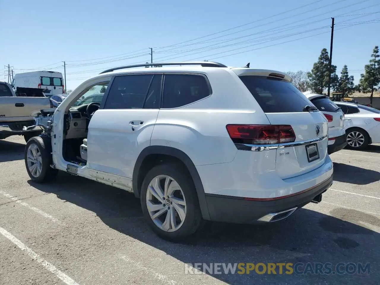 2 fotografías del automóvil dañado 1V2WR2CA1MC559866 VOLKSWAGEN ATLAS 2021