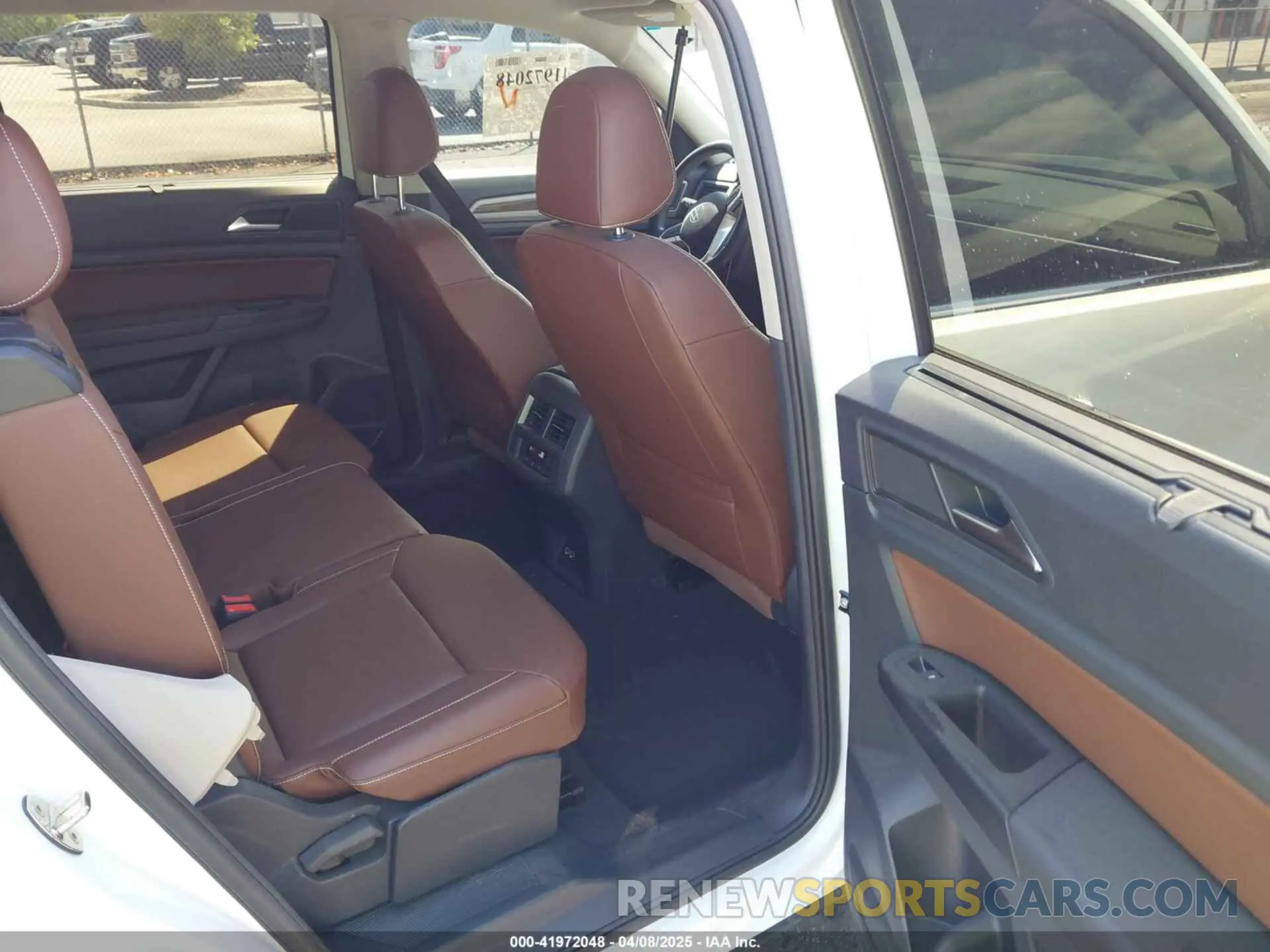 8 fotografías del automóvil dañado 1V2WR2CA2MC529355 VOLKSWAGEN ATLAS 2021