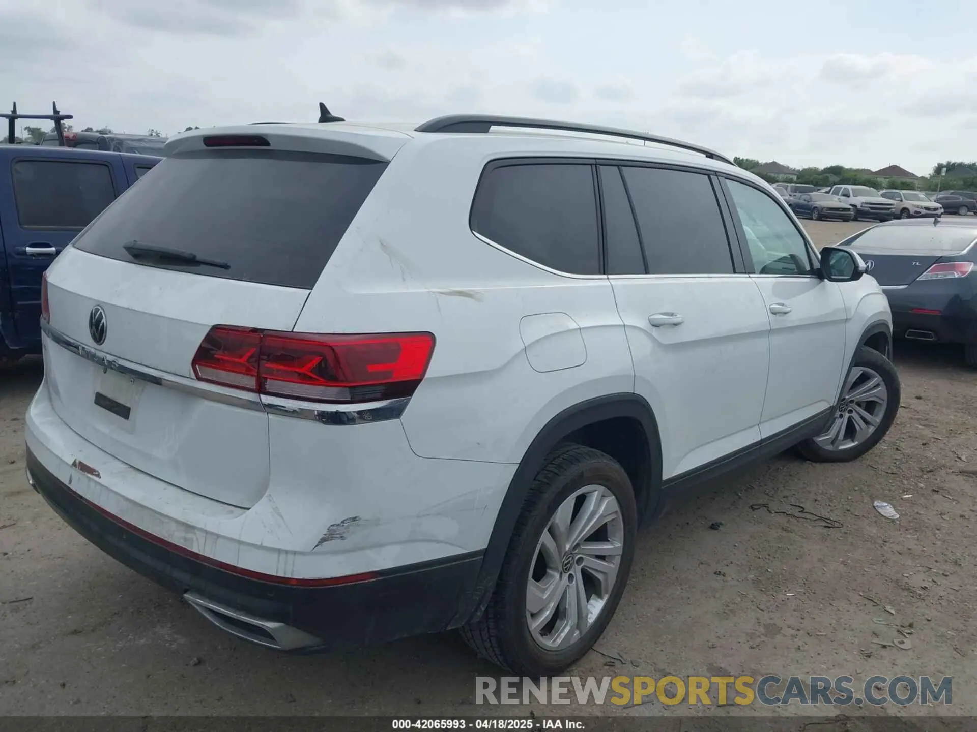 4 fotografías del automóvil dañado 1V2WR2CA3MC570349 VOLKSWAGEN ATLAS 2021