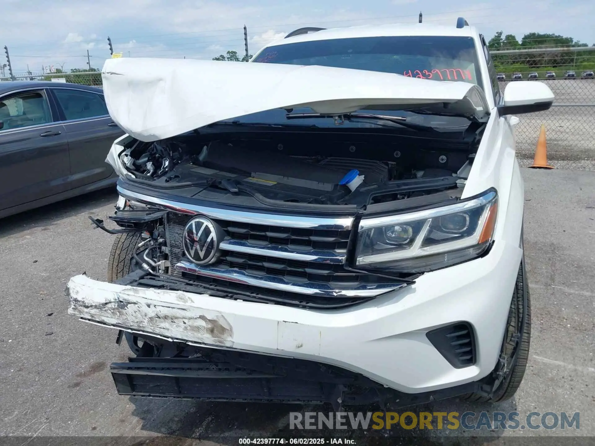12 fotografías del automóvil dañado 1V2WR2CA5MC569901 VOLKSWAGEN ATLAS 2021
