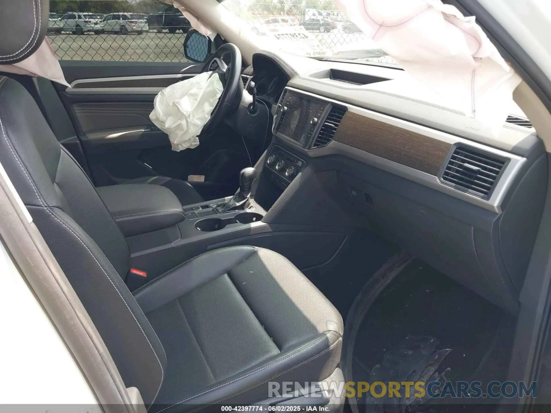 5 fotografías del automóvil dañado 1V2WR2CA5MC569901 VOLKSWAGEN ATLAS 2021