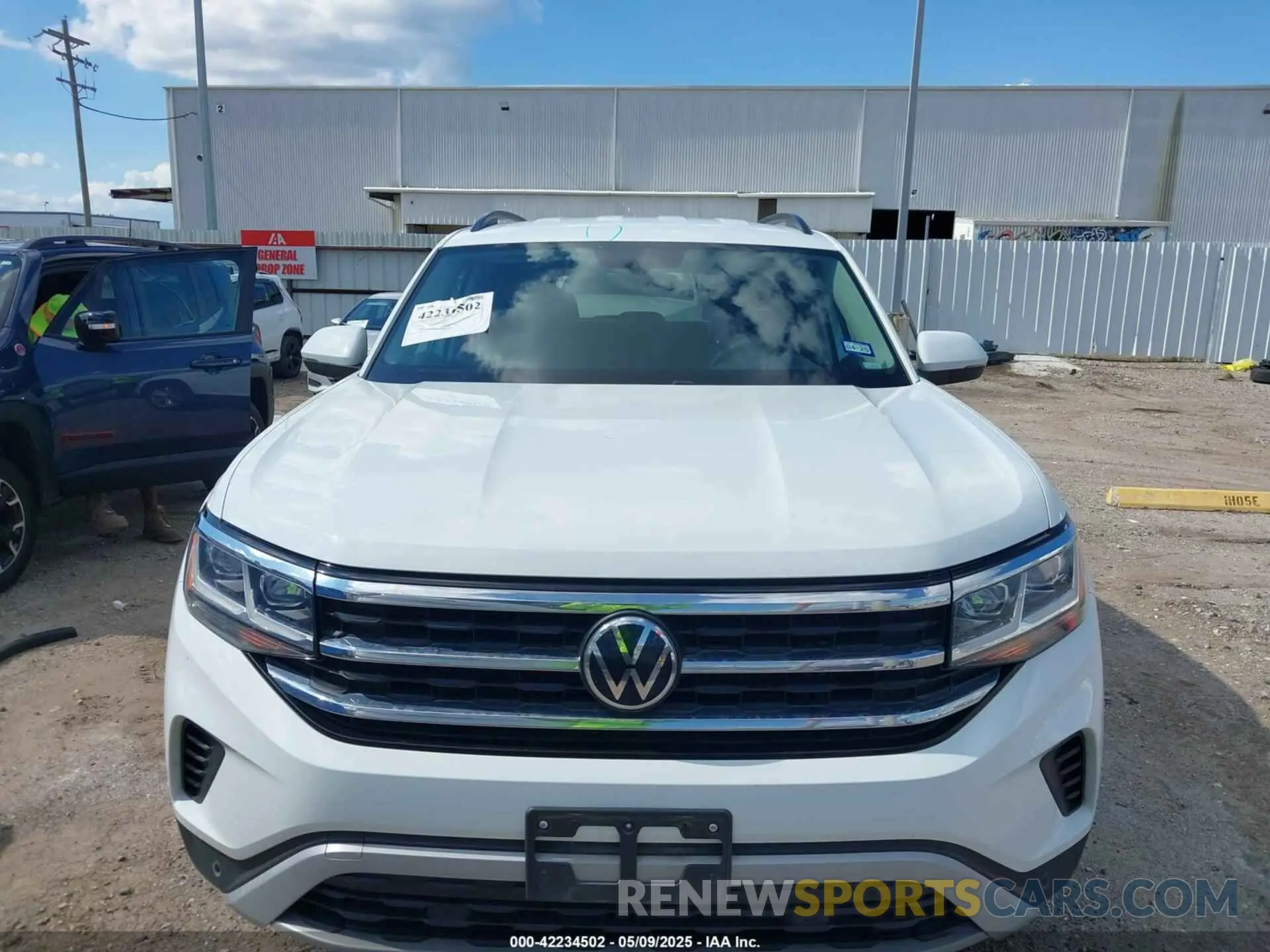 12 fotografías del automóvil dañado 1V2WR2CA9MC585700 VOLKSWAGEN ATLAS 2021