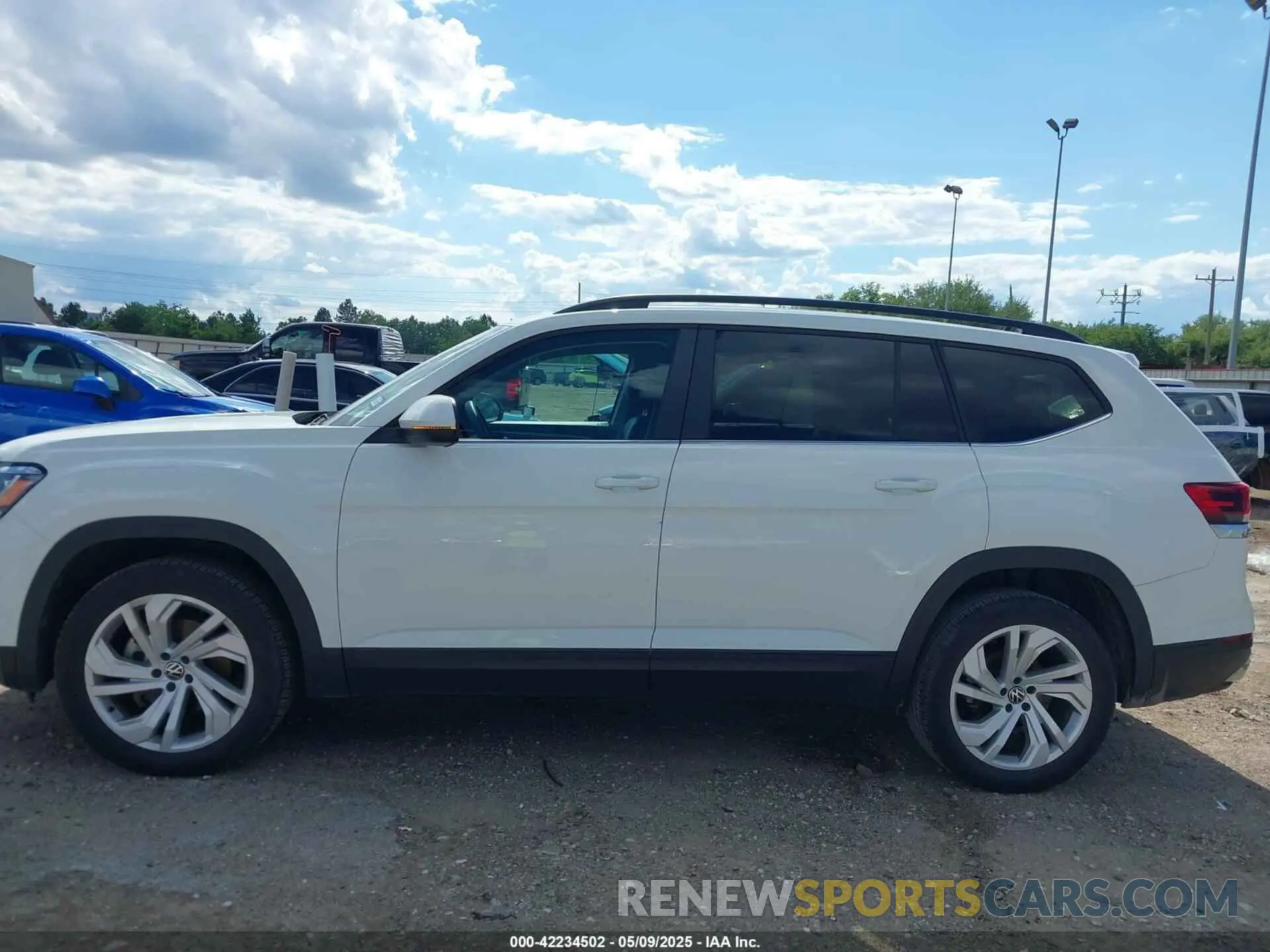 14 fotografías del automóvil dañado 1V2WR2CA9MC585700 VOLKSWAGEN ATLAS 2021