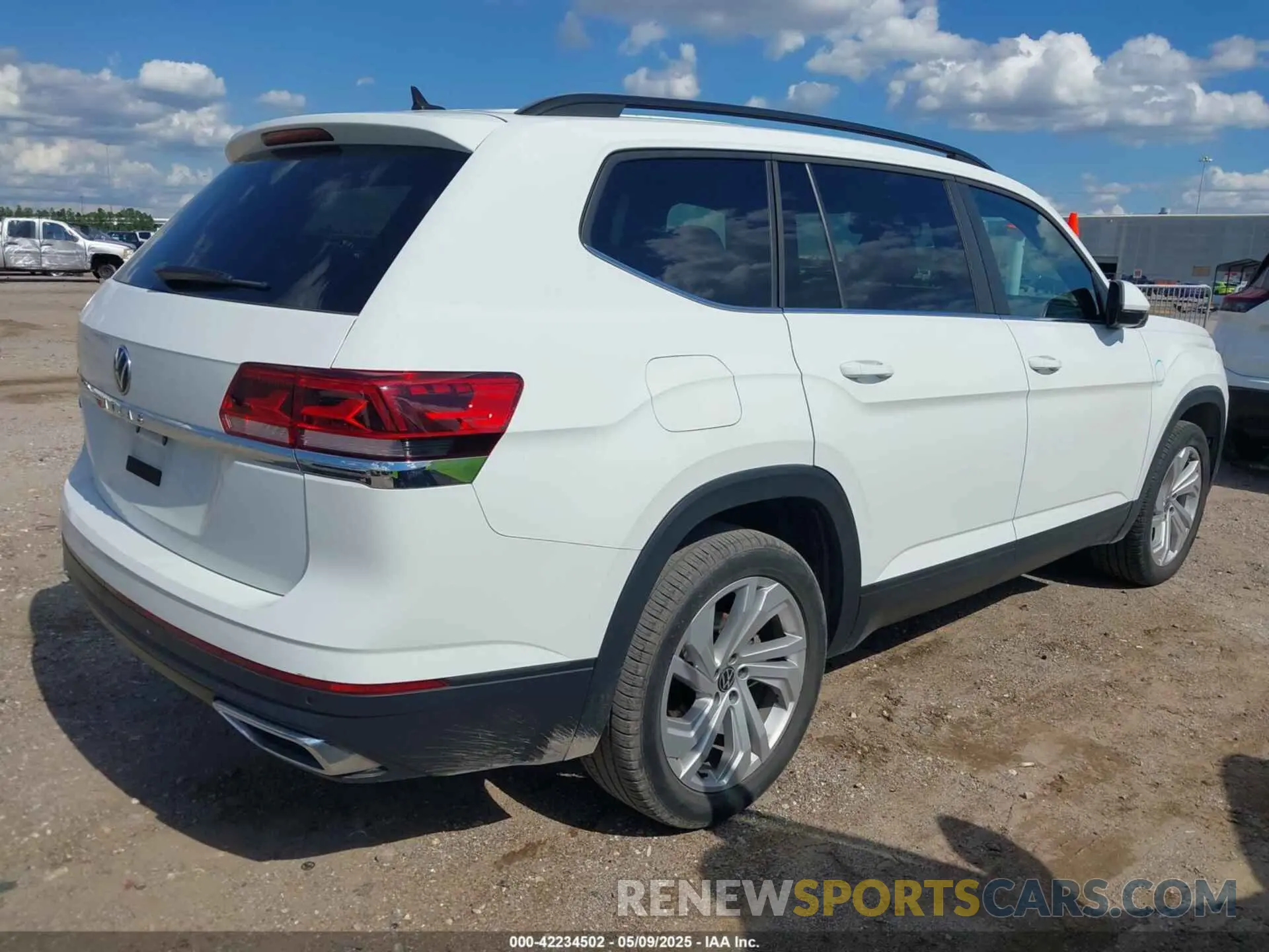 4 fotografías del automóvil dañado 1V2WR2CA9MC585700 VOLKSWAGEN ATLAS 2021