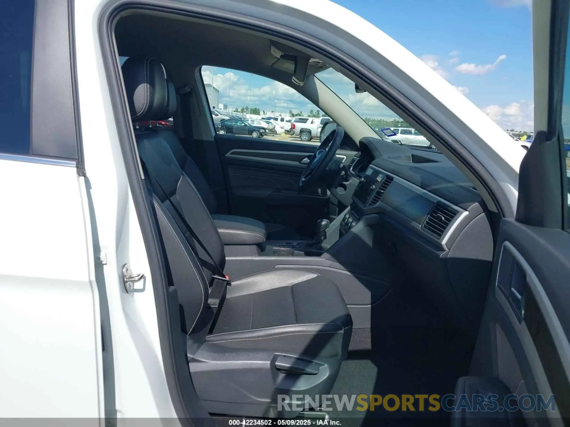 5 fotografías del automóvil dañado 1V2WR2CA9MC585700 VOLKSWAGEN ATLAS 2021