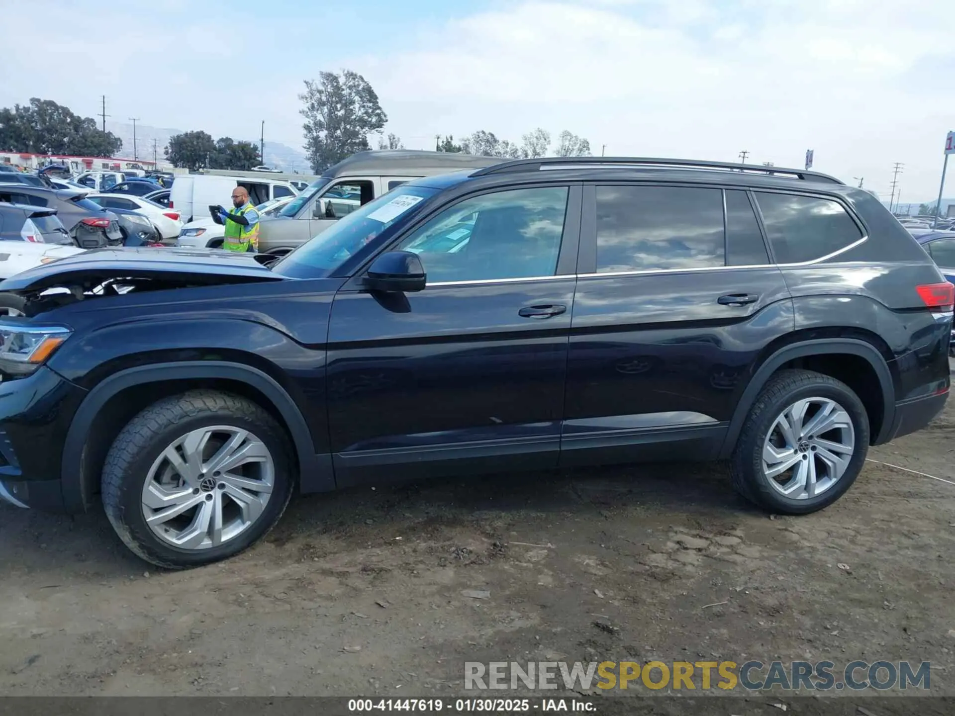 14 fotografías del automóvil dañado 1V2WR2CAXMC558294 VOLKSWAGEN ATLAS 2021