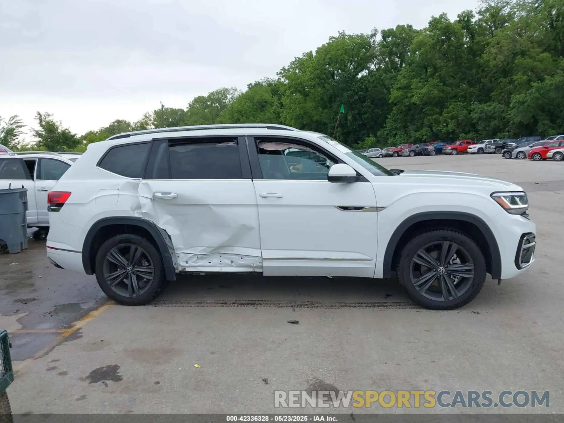 14 fotografías del automóvil dañado 1V2AR2CA2NC521381 VOLKSWAGEN ATLAS 2022