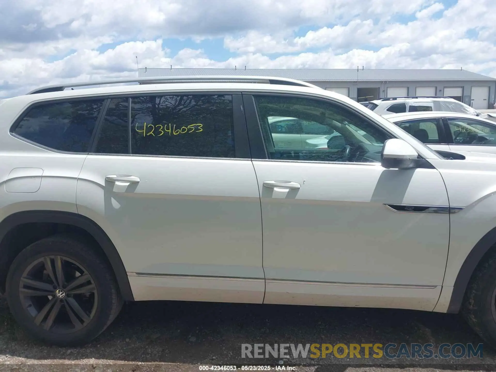13 fotografías del automóvil dañado 1V2AR2CA2NC547804 VOLKSWAGEN ATLAS 2022