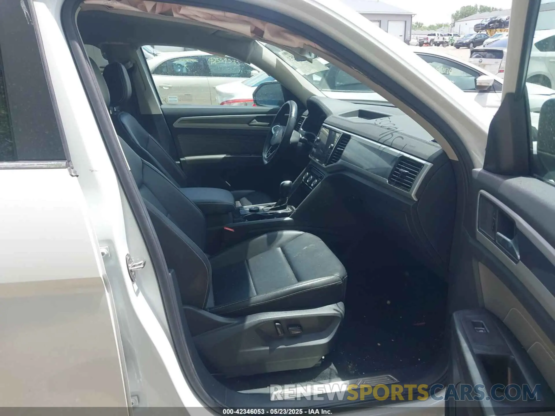 5 fotografías del automóvil dañado 1V2AR2CA2NC547804 VOLKSWAGEN ATLAS 2022