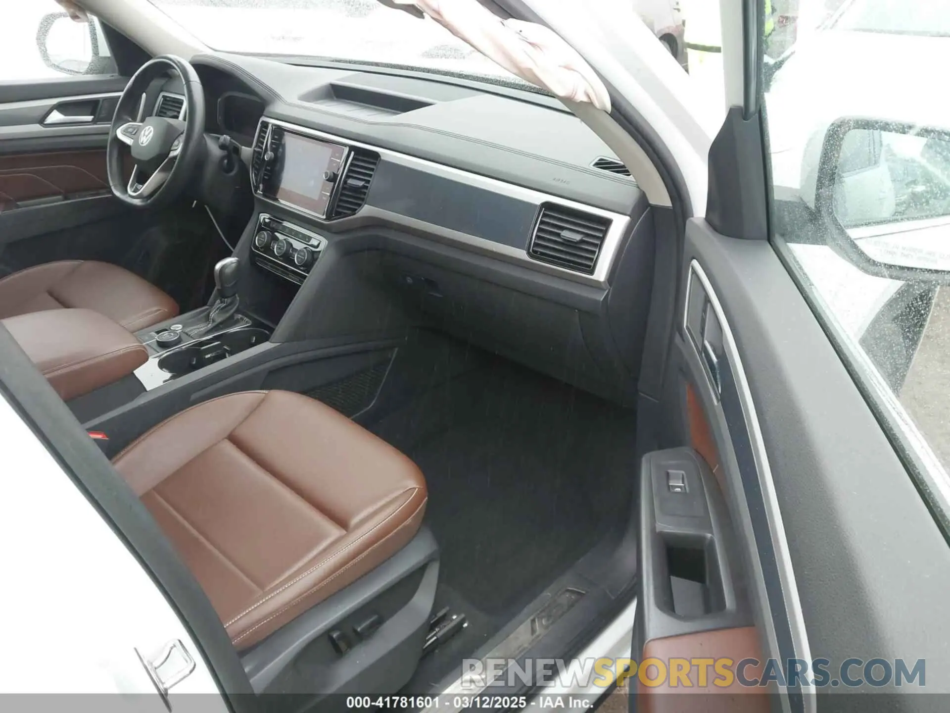 5 fotografías del automóvil dañado 1V2AR2CA5NC548221 VOLKSWAGEN ATLAS 2022