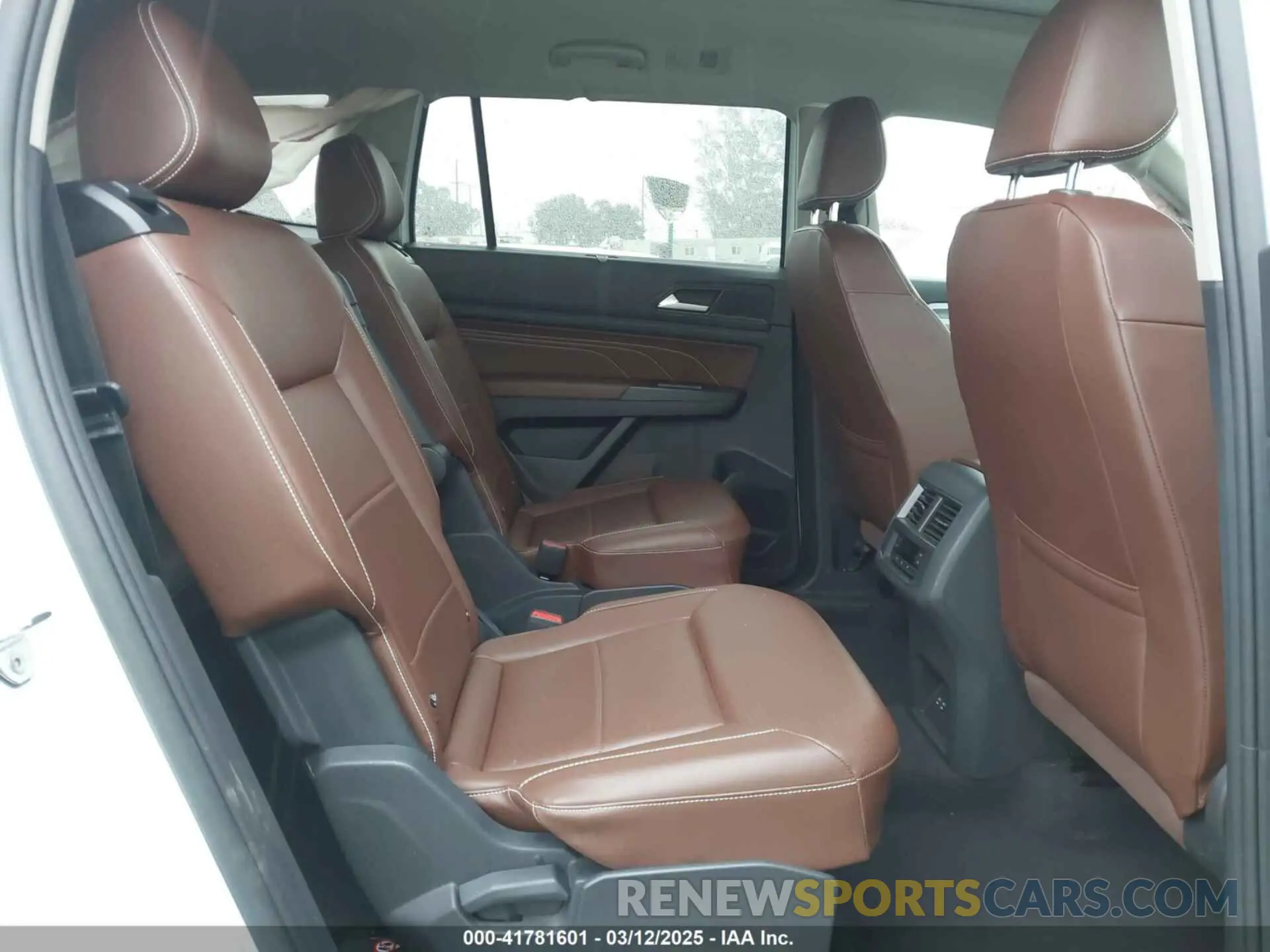 8 fotografías del automóvil dañado 1V2AR2CA5NC548221 VOLKSWAGEN ATLAS 2022