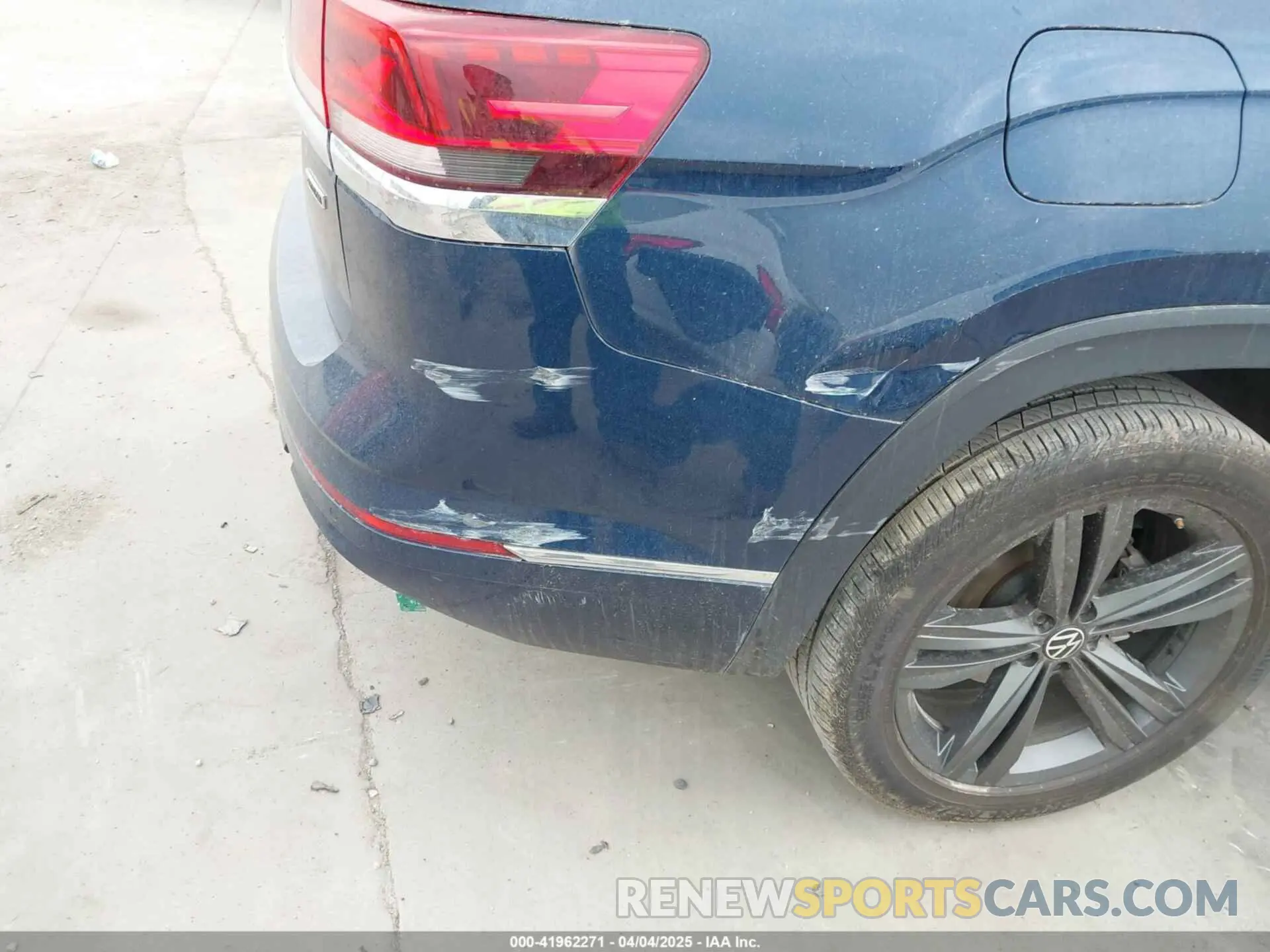 19 fotografías del automóvil dañado 1V2AR2CA6NC505619 VOLKSWAGEN ATLAS 2022