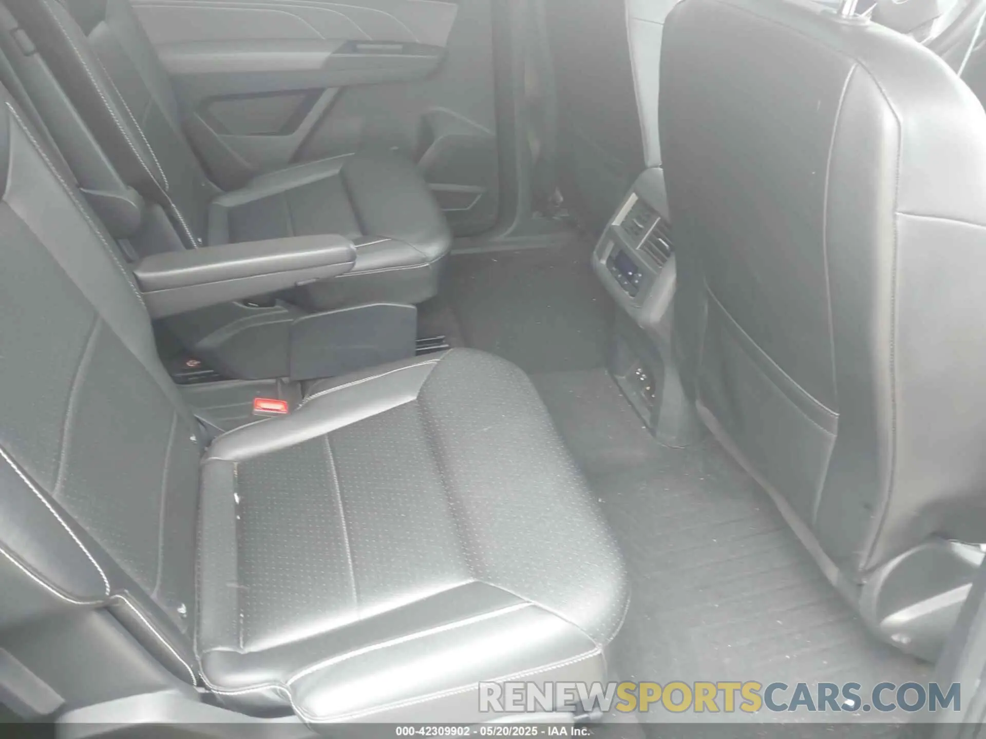 8 fotografías del automóvil dañado 1V2BP2CA2NC504428 VOLKSWAGEN ATLAS 2022