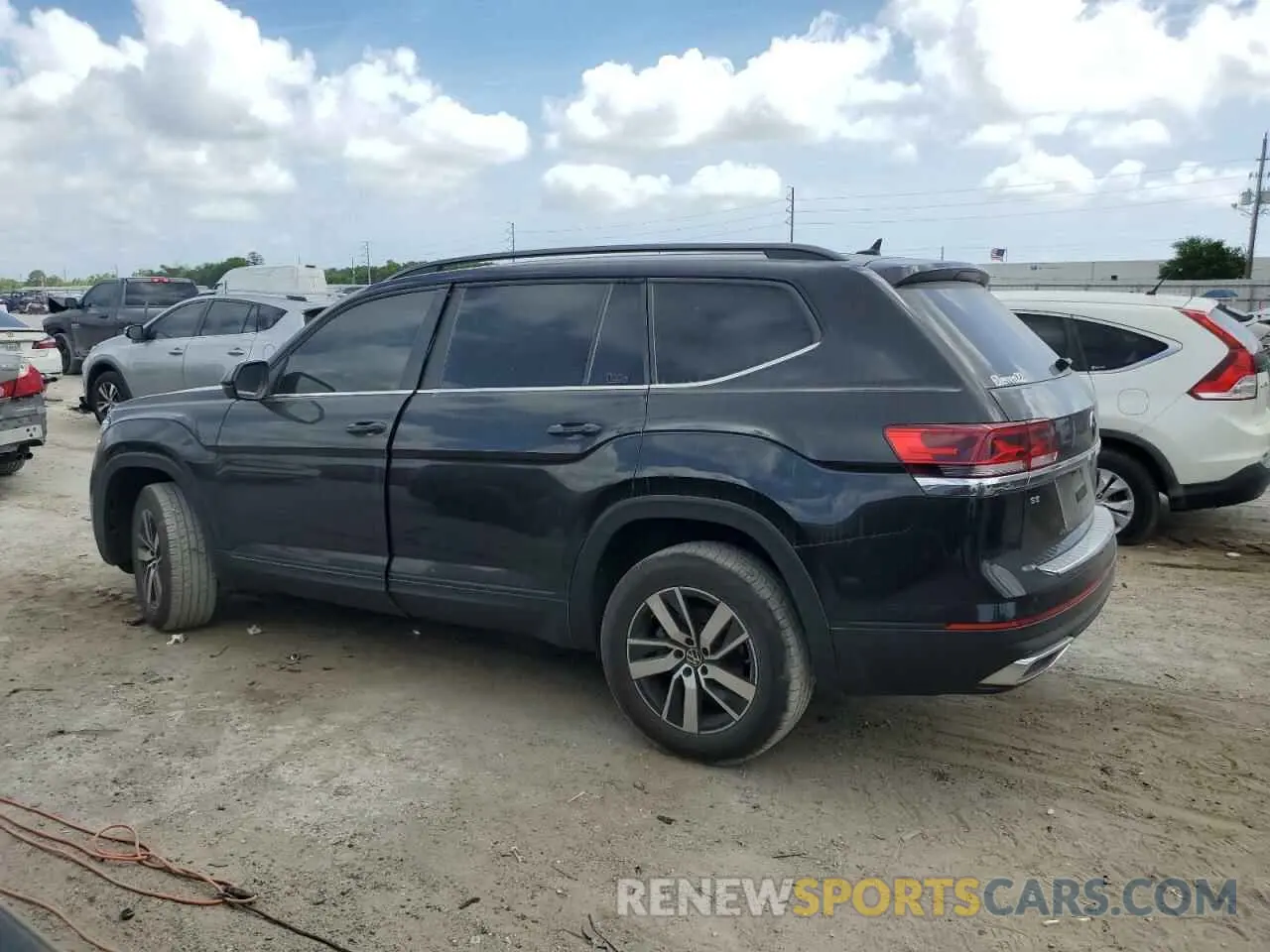 2 fotografías del automóvil dañado 1V2DP2CA2NC554450 VOLKSWAGEN ATLAS 2022