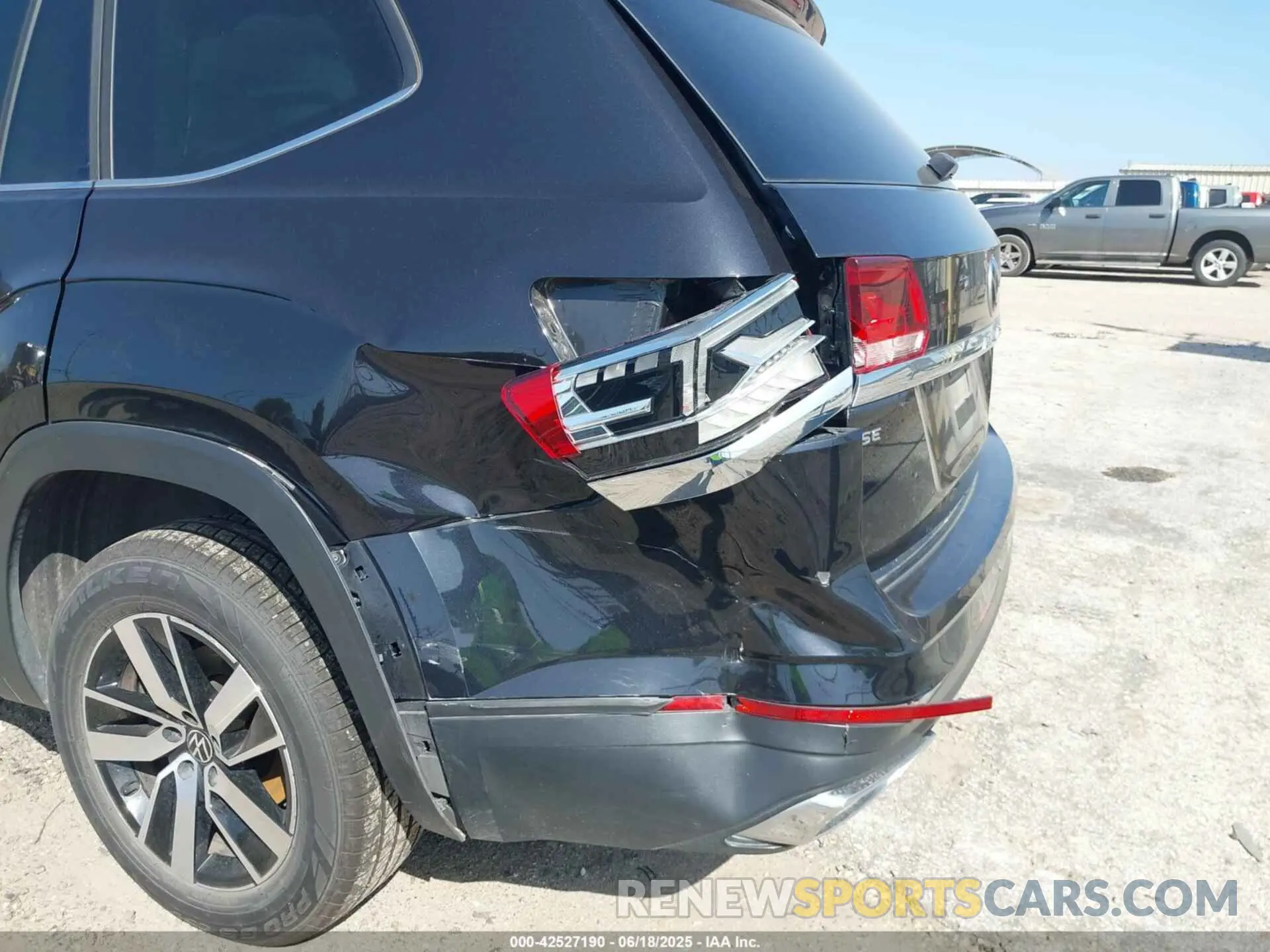 6 fotografías del automóvil dañado 1V2DP2CA7NC528880 VOLKSWAGEN ATLAS 2022