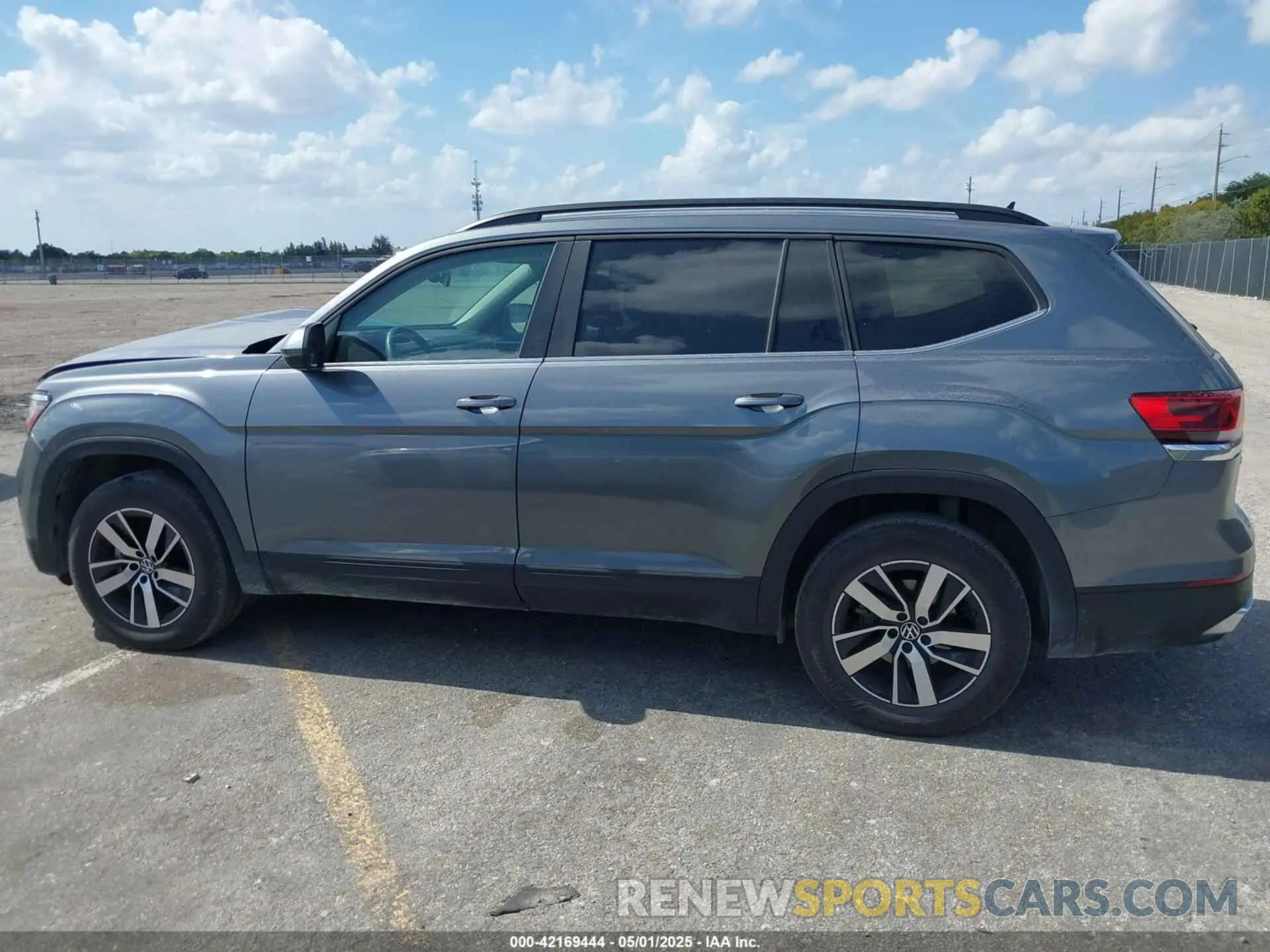 14 fotografías del automóvil dañado 1V2DP2CA9NC542764 VOLKSWAGEN ATLAS 2022