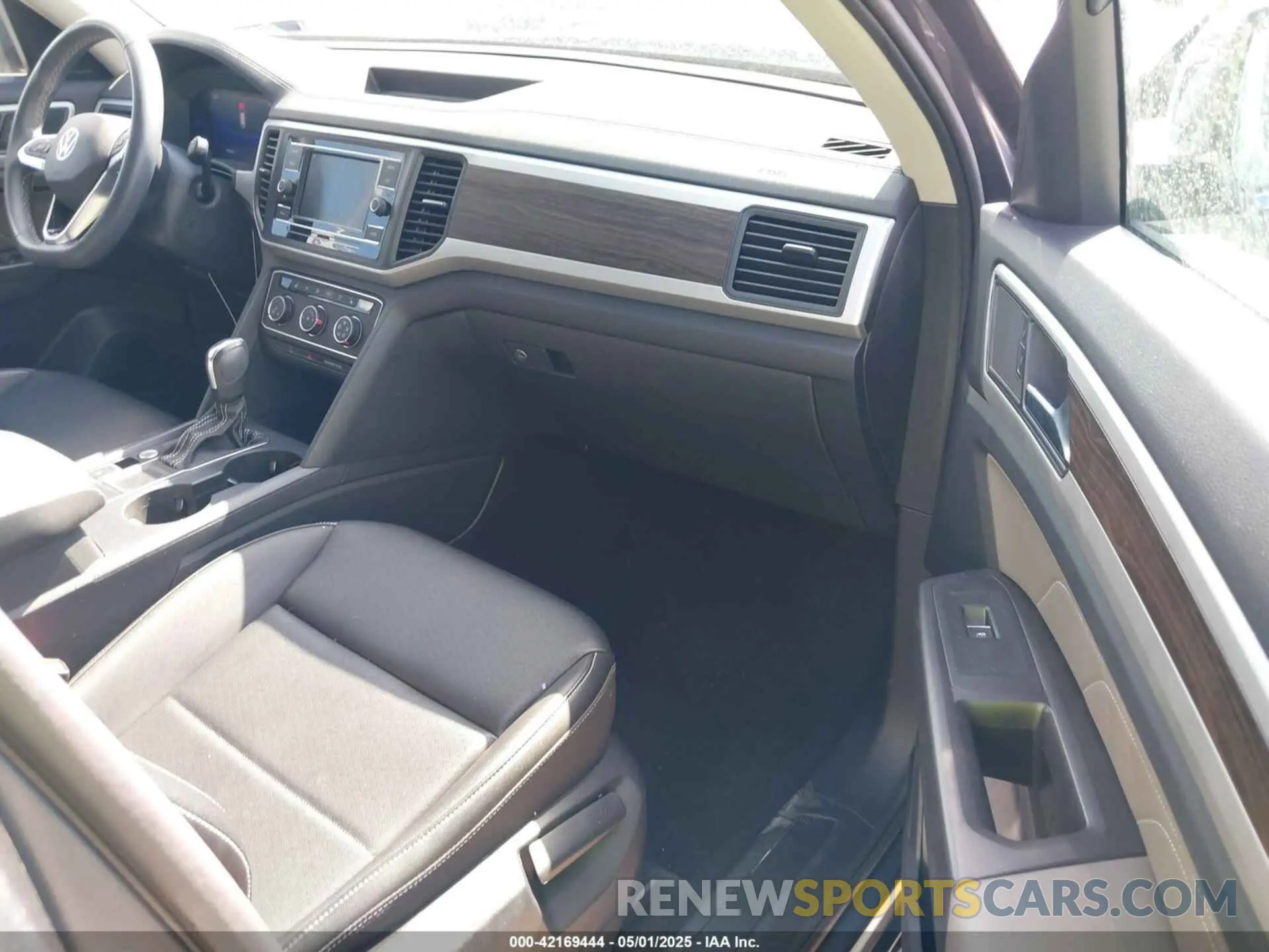 5 fotografías del automóvil dañado 1V2DP2CA9NC542764 VOLKSWAGEN ATLAS 2022