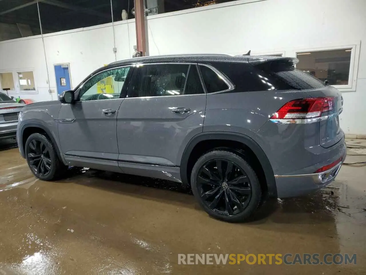 2 fotografías del automóvil dañado 1V2FE2CA3NC200838 VOLKSWAGEN ATLAS 2022