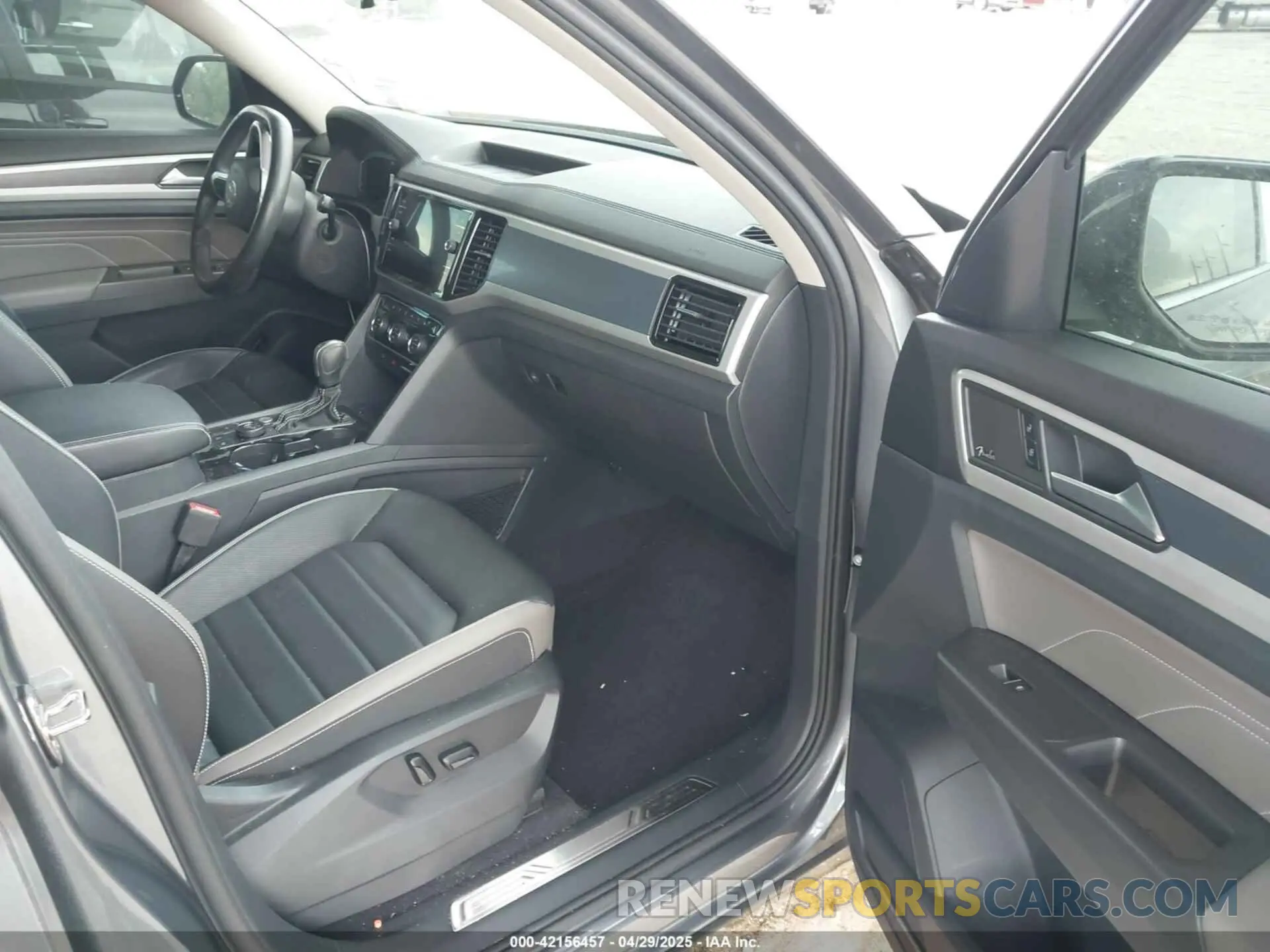 5 fotografías del automóvil dañado 1V2FR2CA0NC520056 VOLKSWAGEN ATLAS 2022