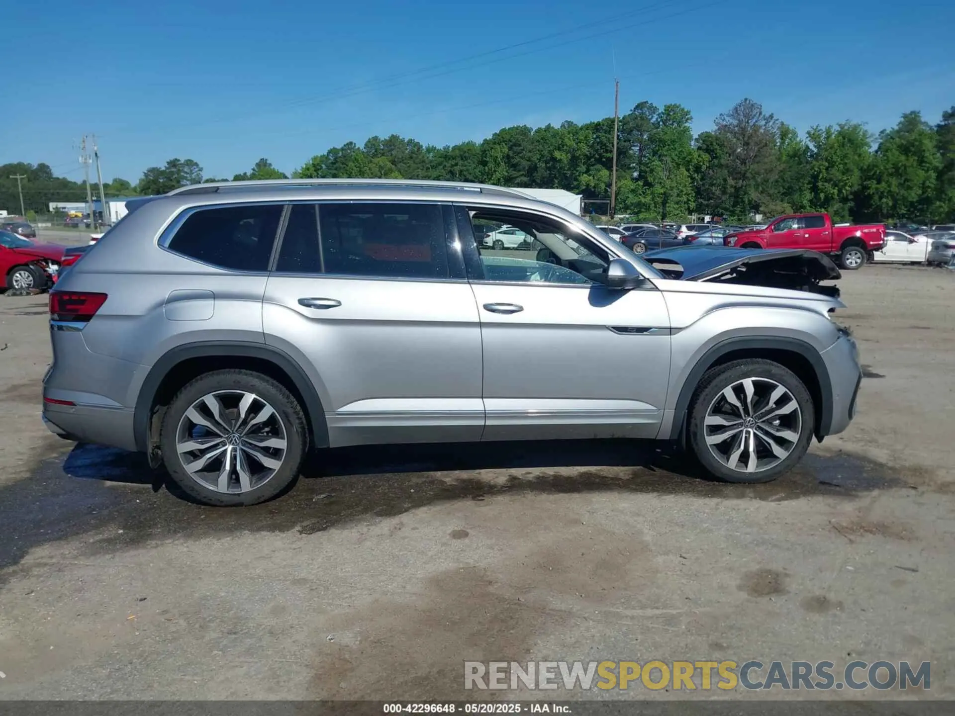 13 fotografías del automóvil dañado 1V2FR2CA0NC525483 VOLKSWAGEN ATLAS 2022