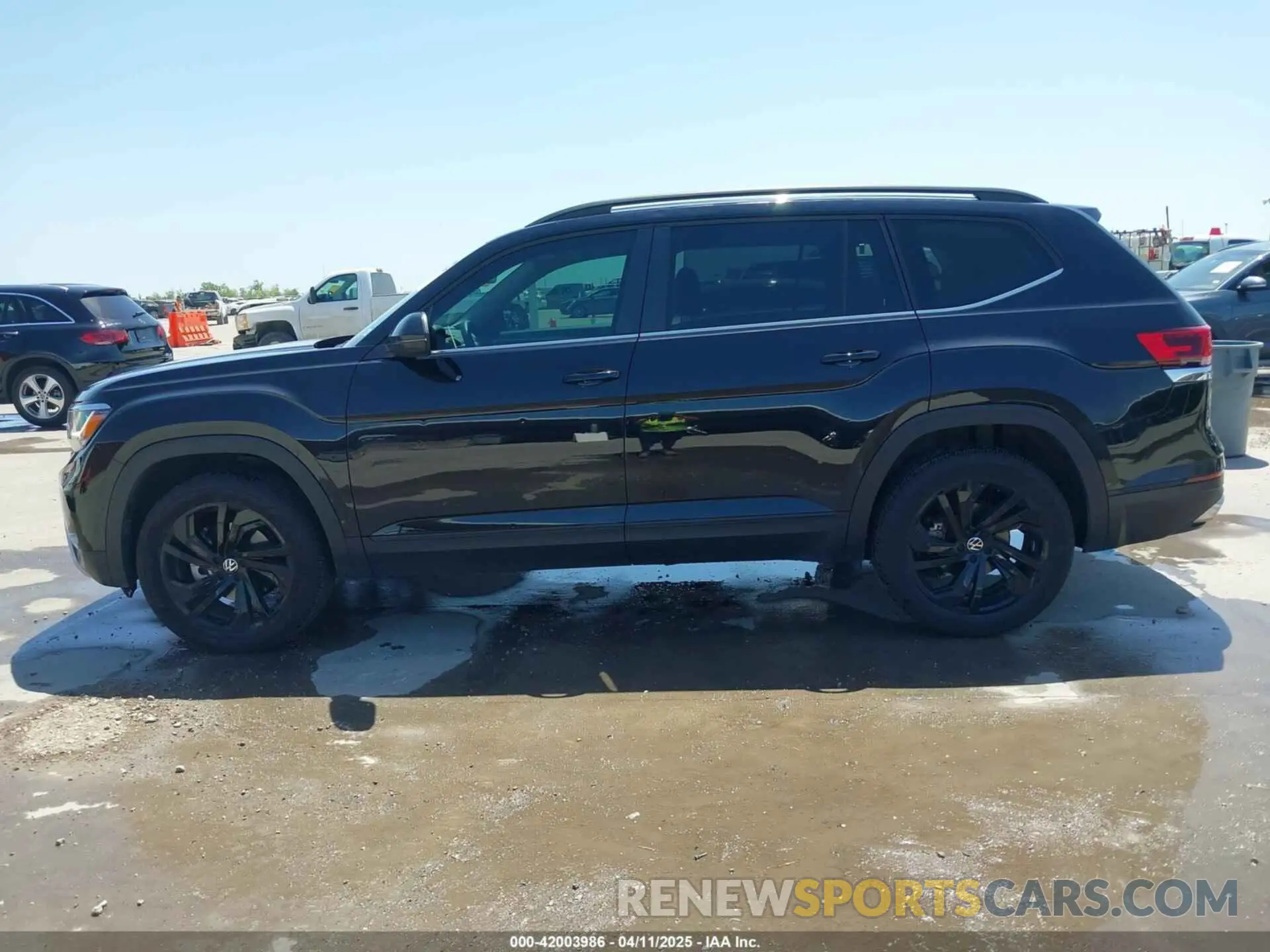14 fotografías del automóvil dañado 1V2HR2CA1NC549980 VOLKSWAGEN ATLAS 2022