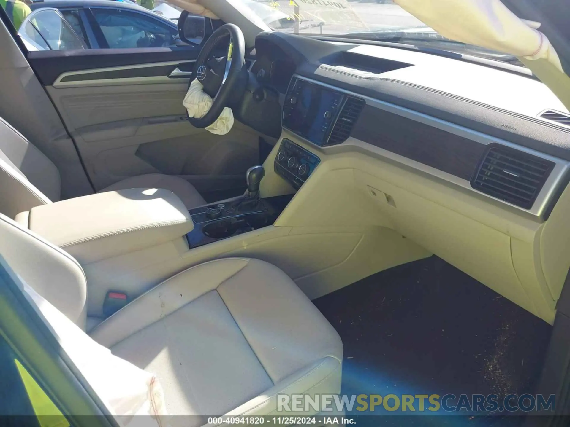 5 fotografías del automóvil dañado 1V2HR2CA9NC554408 VOLKSWAGEN ATLAS 2022