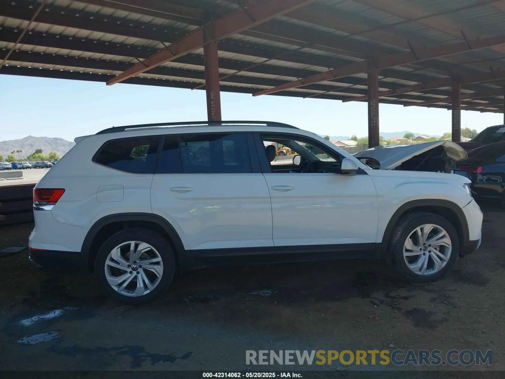 12 fotografías del automóvil dañado 1V2JR2CA0NC550958 VOLKSWAGEN ATLAS 2022