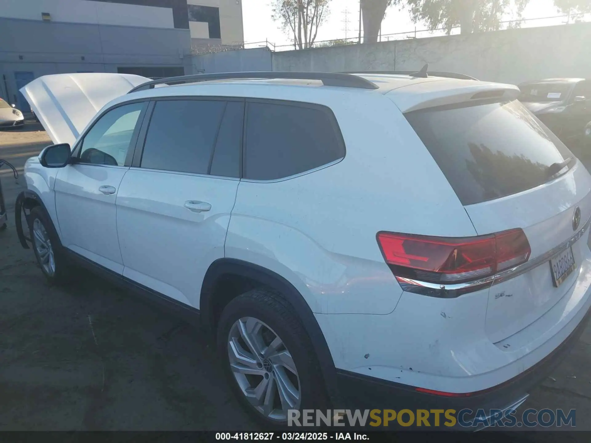 14 fotografías del automóvil dañado 1V2KP2CA6NC517277 VOLKSWAGEN ATLAS 2022