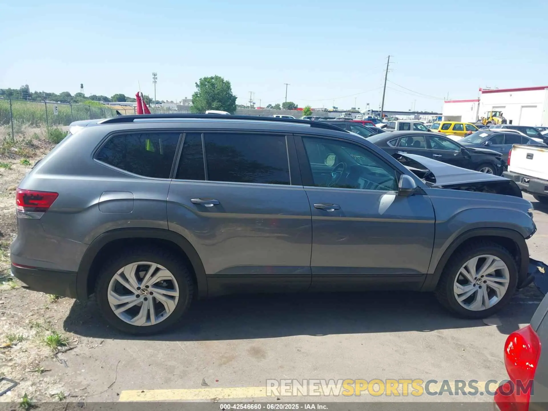 13 fotografías del automóvil dañado 1V2KP2CA6NC524326 VOLKSWAGEN ATLAS 2022