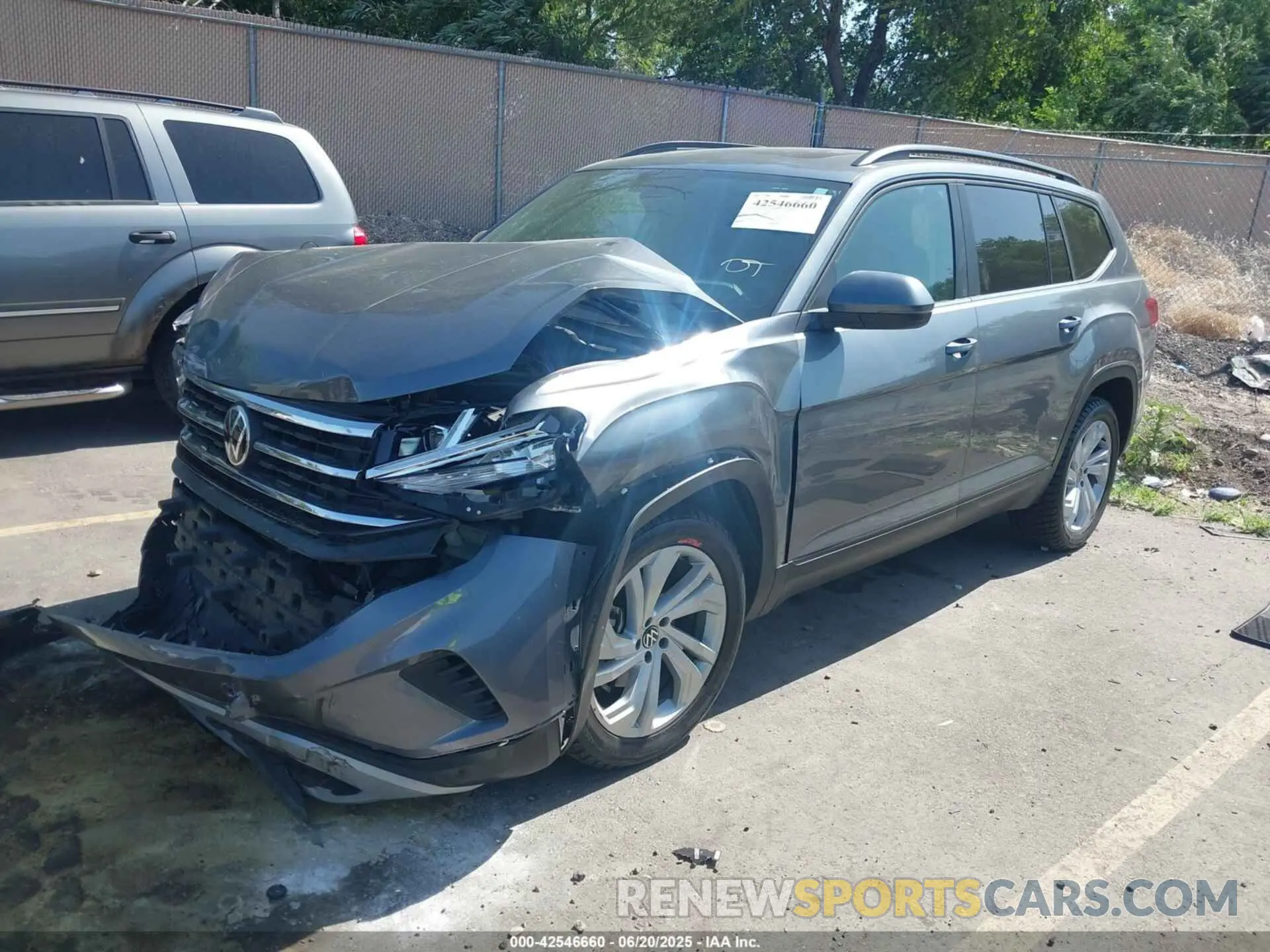 2 fotografías del automóvil dañado 1V2KP2CA6NC524326 VOLKSWAGEN ATLAS 2022