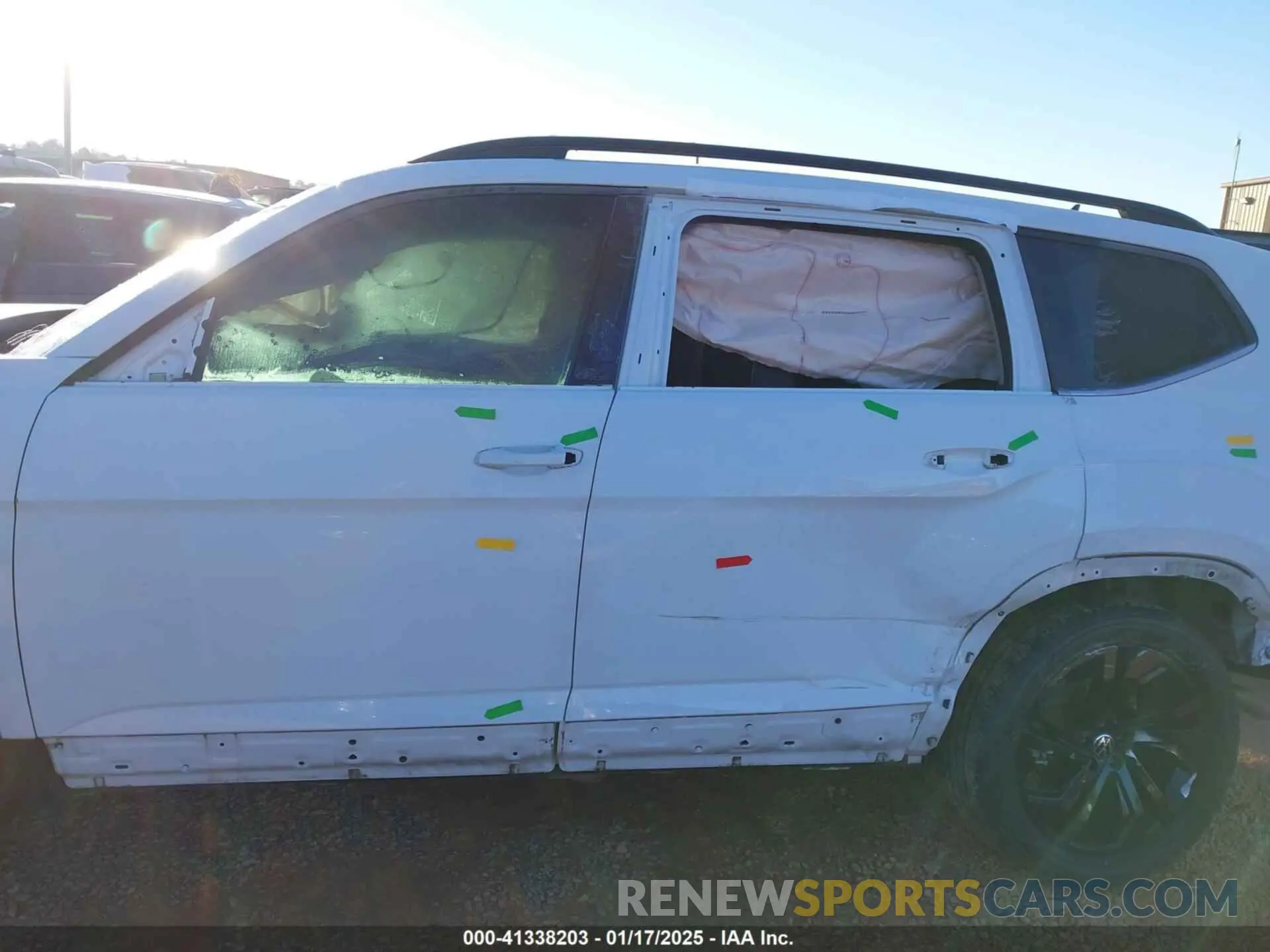 14 fotografías del automóvil dañado 1V2KR2CA2NC546401 VOLKSWAGEN ATLAS 2022