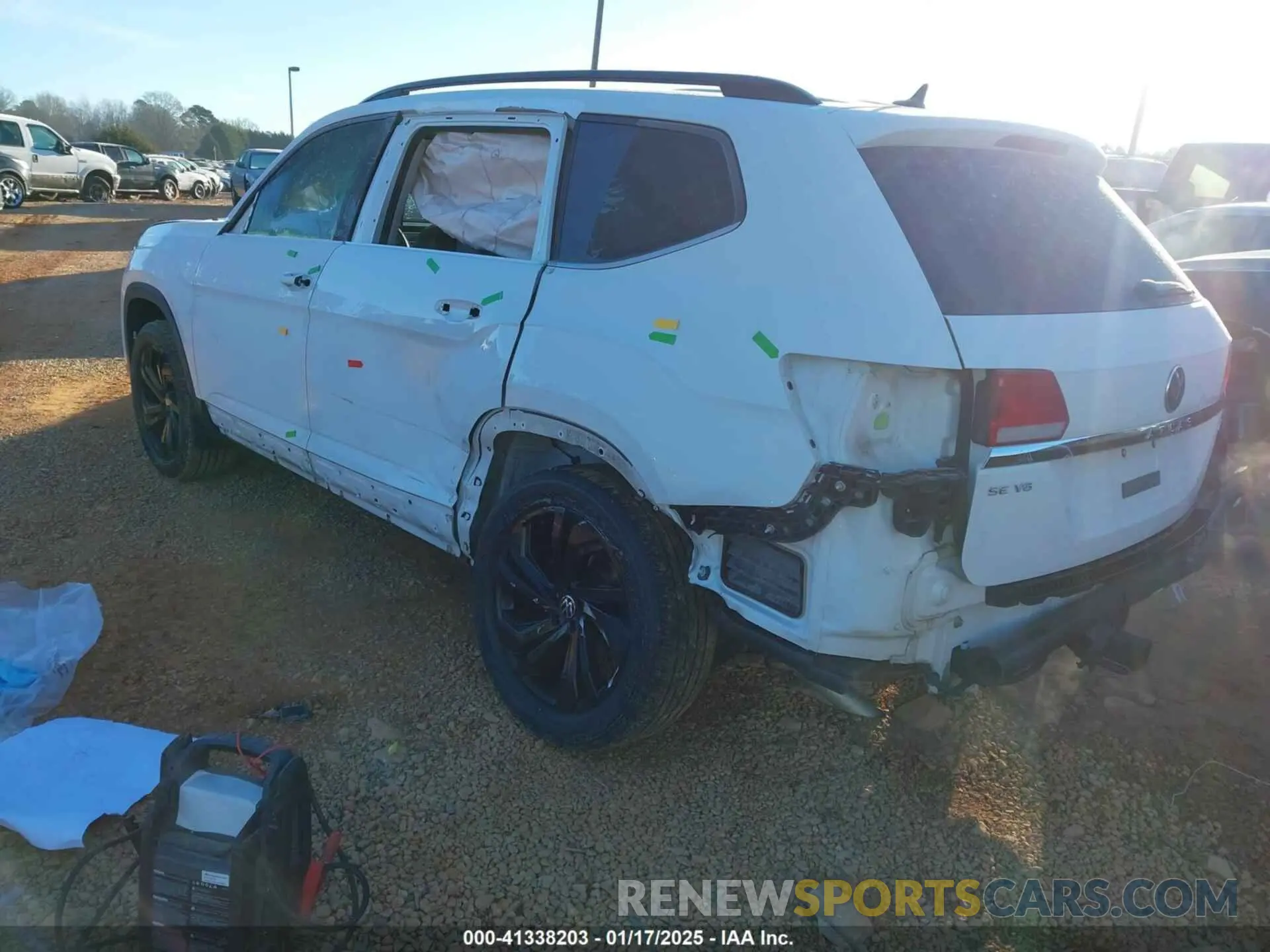 3 fotografías del automóvil dañado 1V2KR2CA2NC546401 VOLKSWAGEN ATLAS 2022
