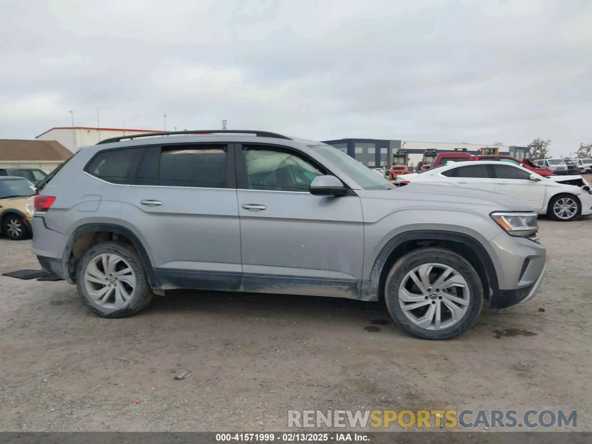 12 fotografías del automóvil dañado 1V2WR2CA3NC542472 VOLKSWAGEN ATLAS 2022