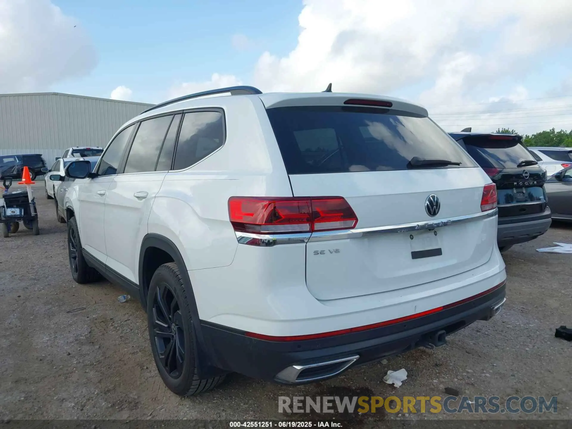 3 fotografías del automóvil dañado 1V2WR2CA8NC562216 VOLKSWAGEN ATLAS 2022