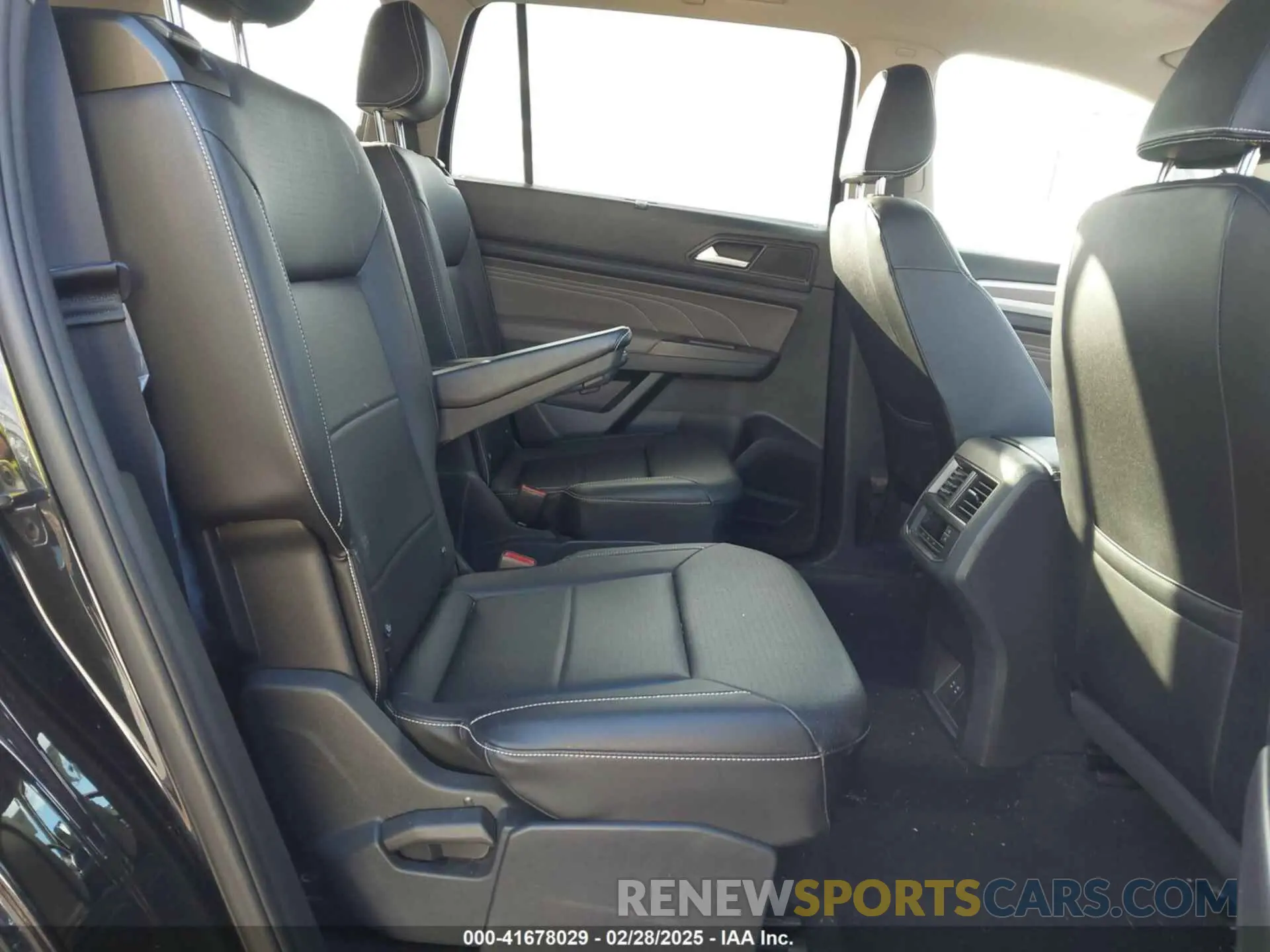 8 fotografías del automóvil dañado 1V2BP2CA9PC508480 VOLKSWAGEN ATLAS 2023