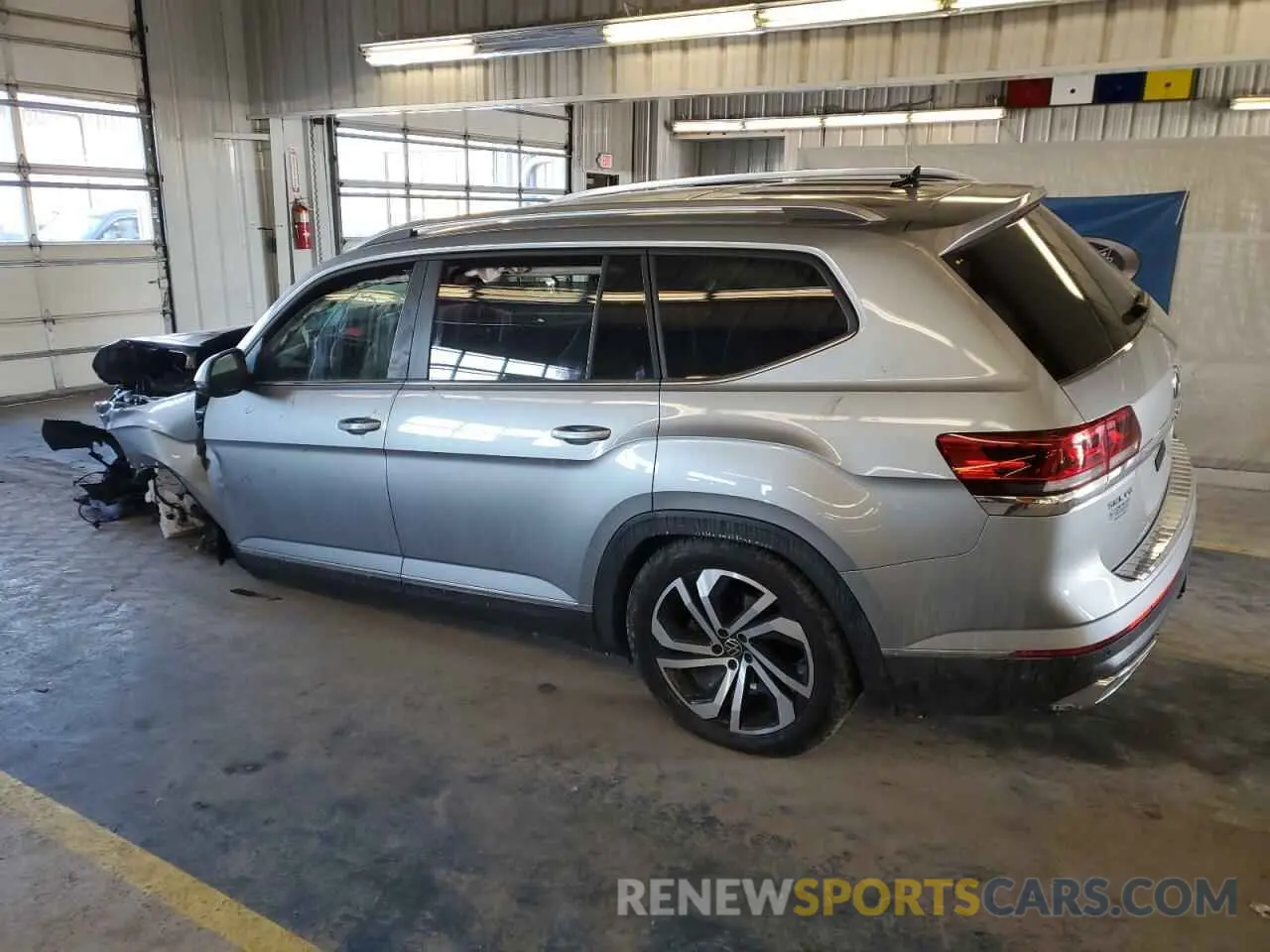 2 fotografías del automóvil dañado 1V2BR2CA4PC529988 VOLKSWAGEN ATLAS 2023