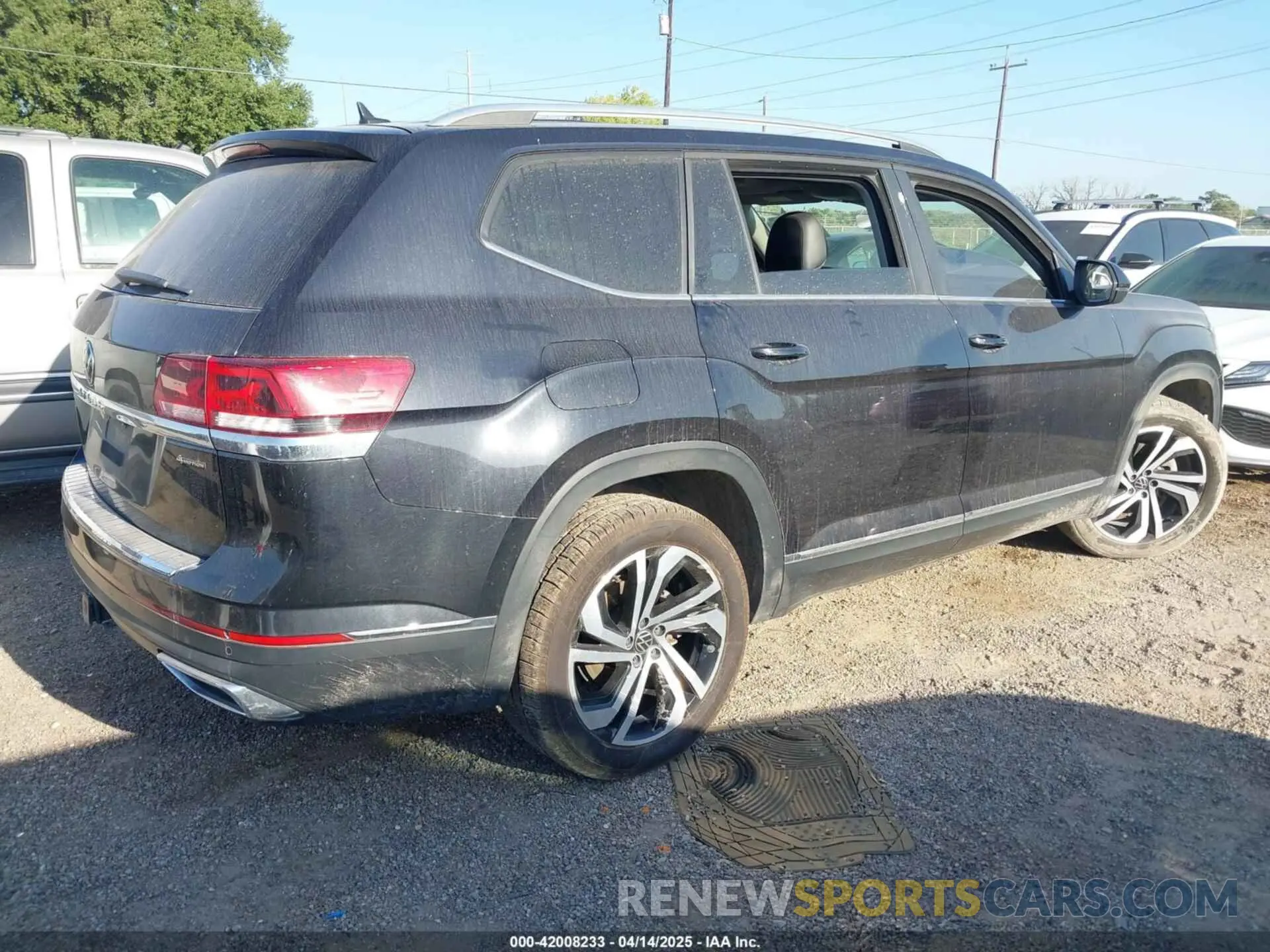 4 fotografías del automóvil dañado 1V2BR2CA4PC557385 VOLKSWAGEN ATLAS 2023