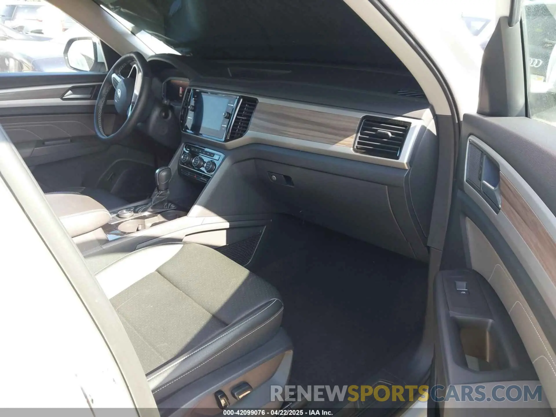 5 fotografías del automóvil dañado 1V2BR2CA7PC527099 VOLKSWAGEN ATLAS 2023