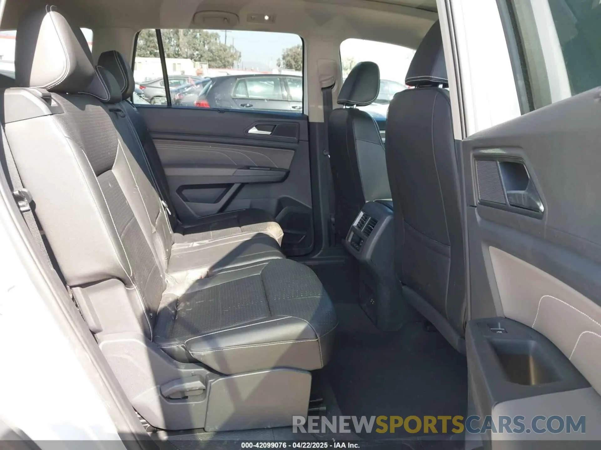 8 fotografías del automóvil dañado 1V2BR2CA7PC527099 VOLKSWAGEN ATLAS 2023