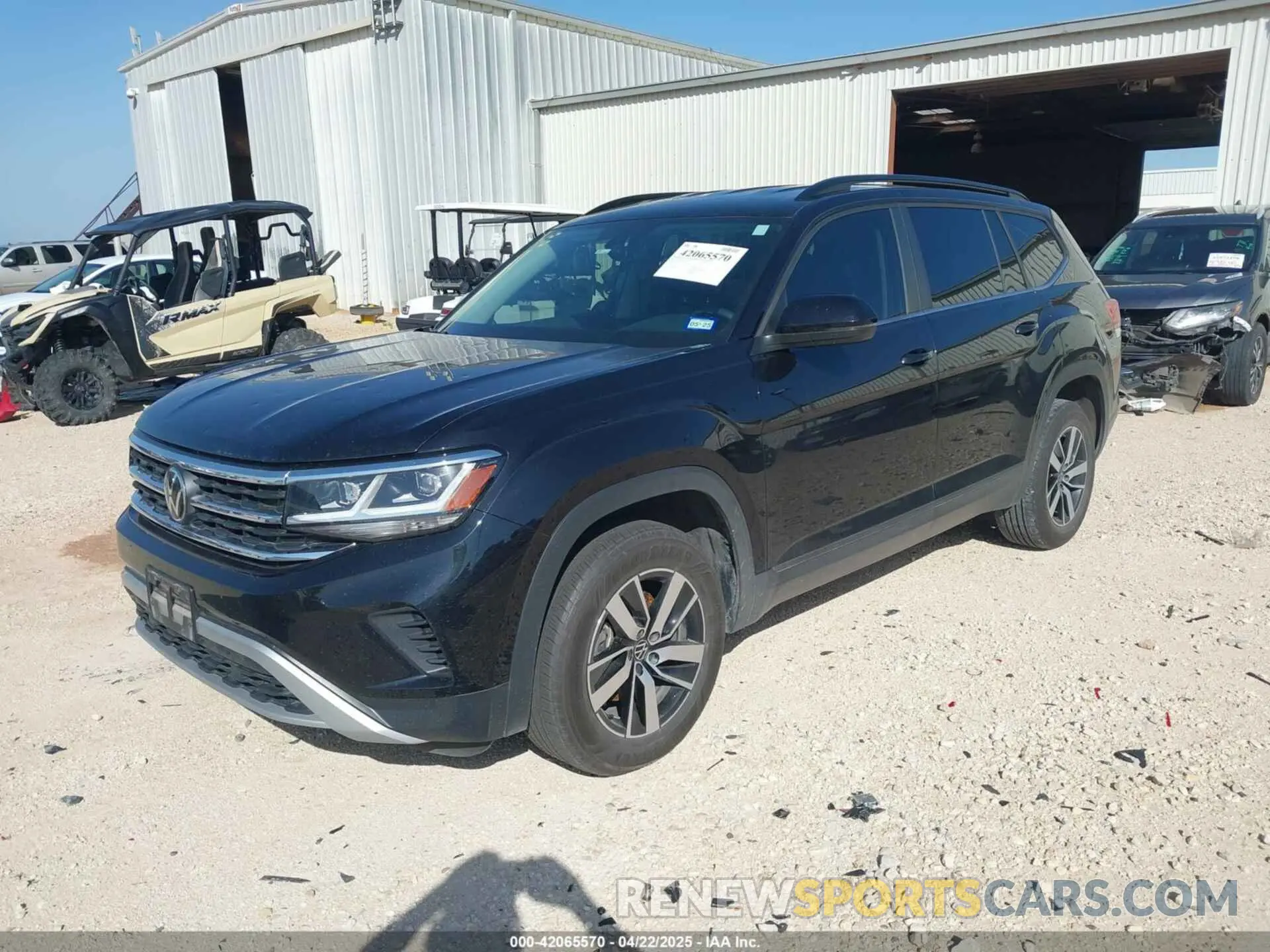 2 fotografías del automóvil dañado 1V2DP2CAXPC553601 VOLKSWAGEN ATLAS 2023