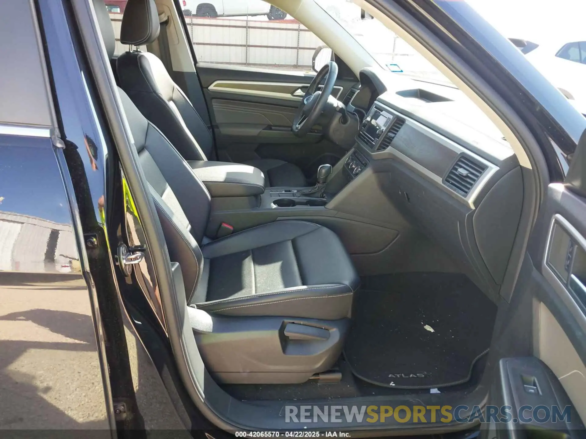 5 fotografías del automóvil dañado 1V2DP2CAXPC553601 VOLKSWAGEN ATLAS 2023