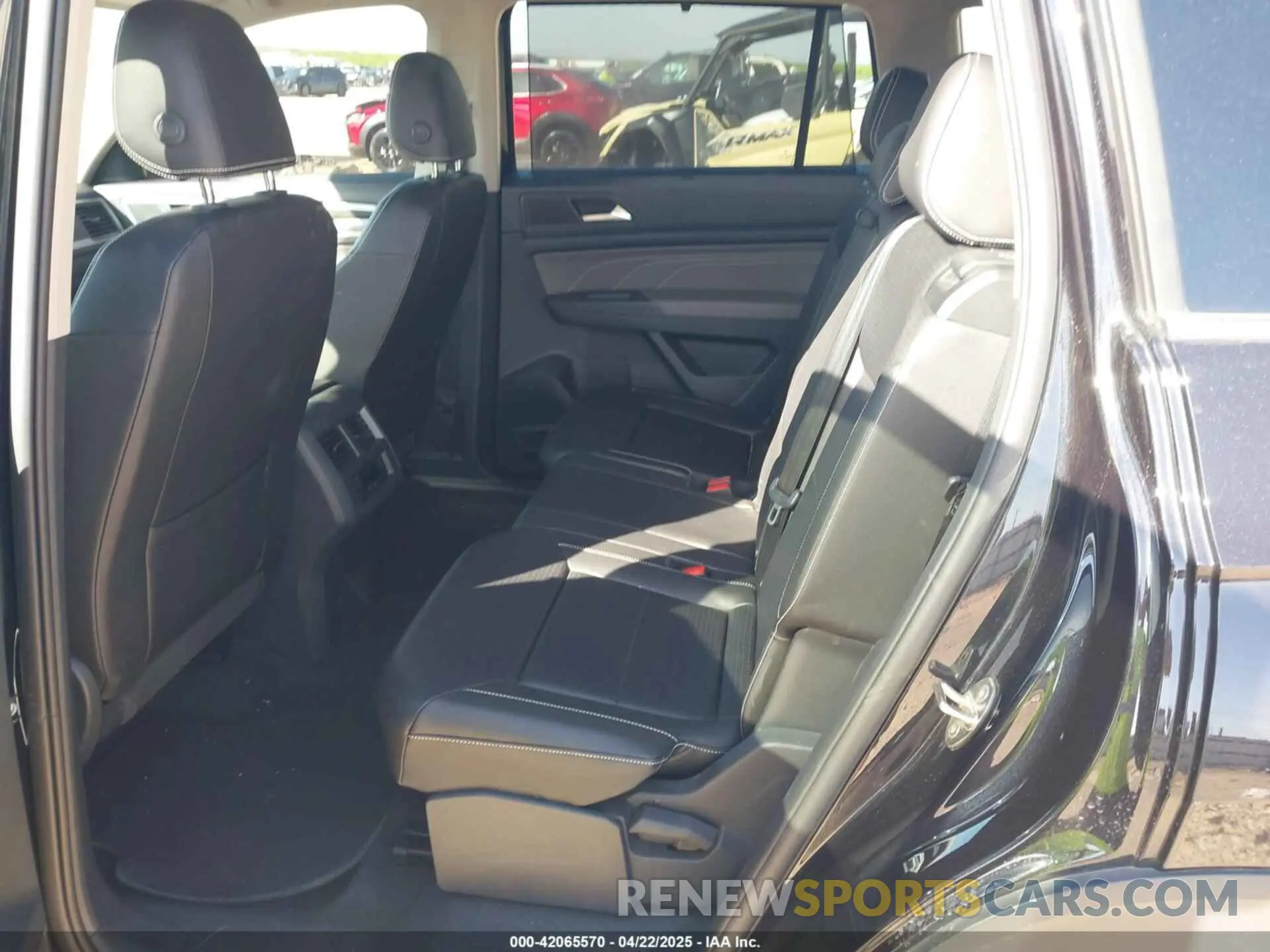 8 fotografías del automóvil dañado 1V2DP2CAXPC553601 VOLKSWAGEN ATLAS 2023