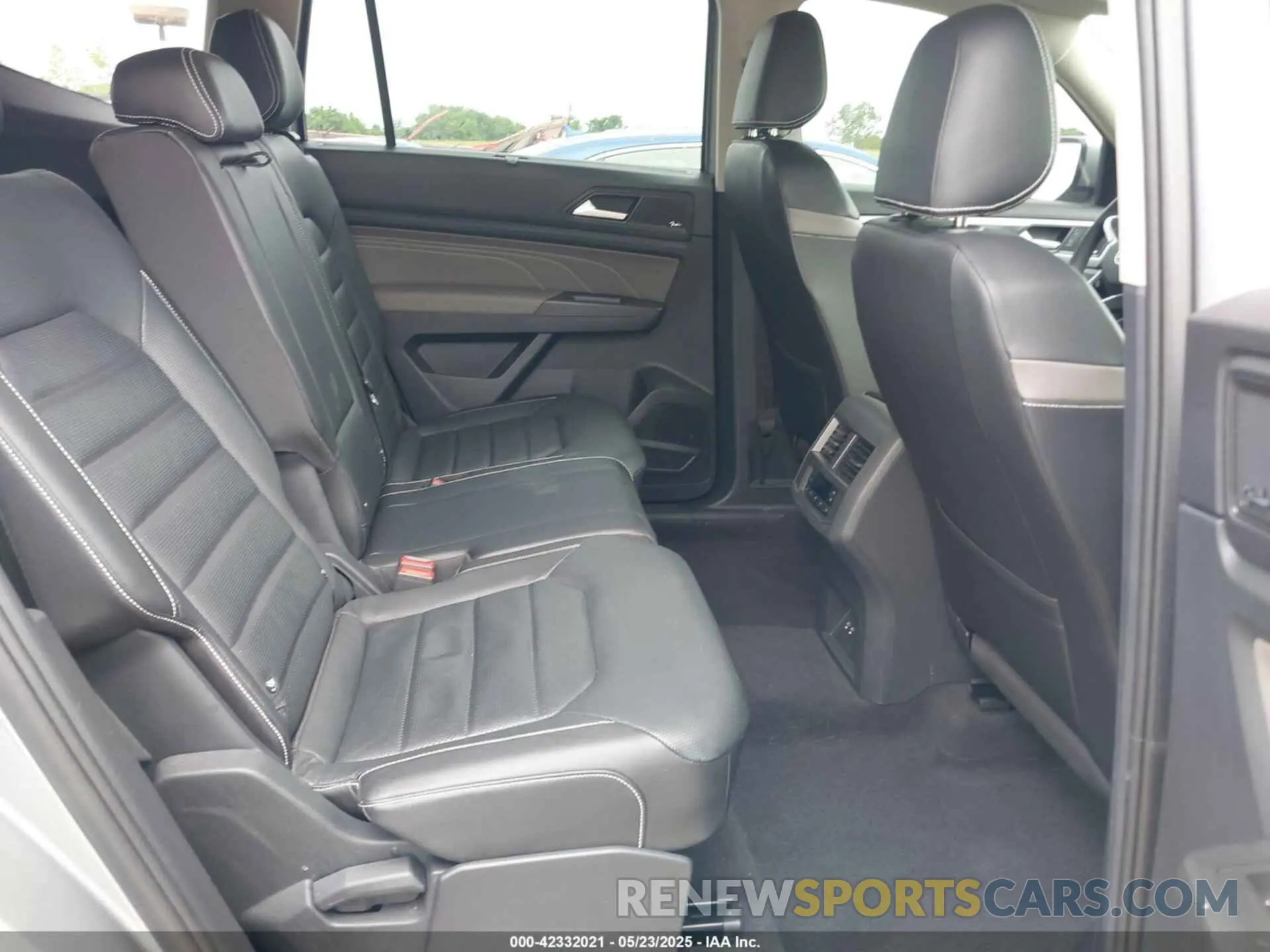 8 fotografías del automóvil dañado 1V2FR2CA1PC504371 VOLKSWAGEN ATLAS 2023