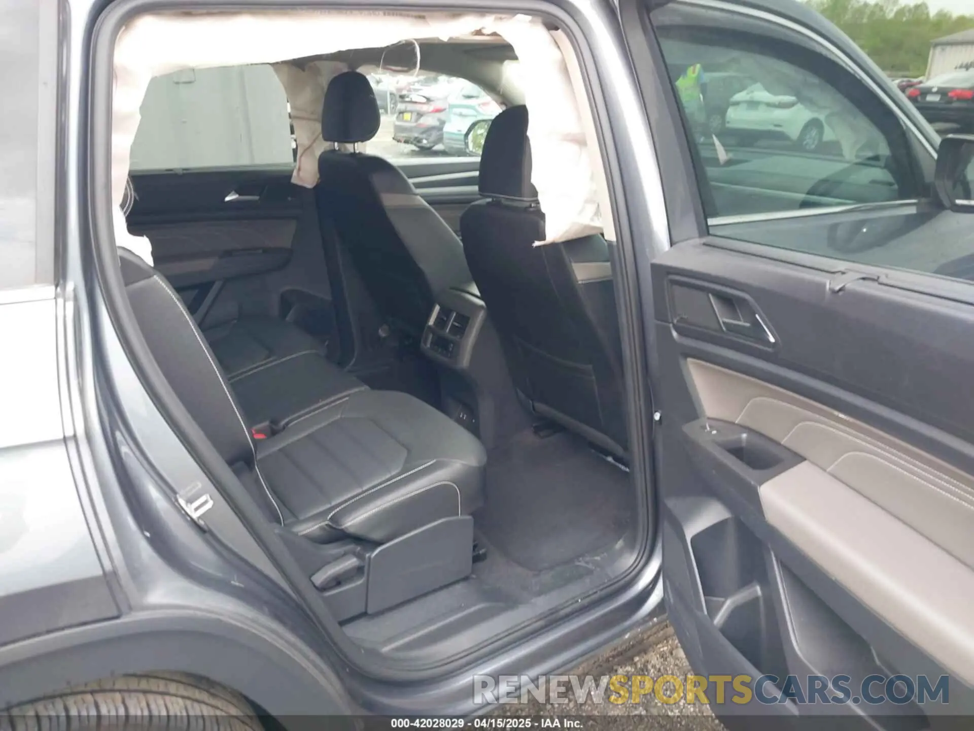 8 fotografías del automóvil dañado 1V2FR2CA4PC514425 VOLKSWAGEN ATLAS 2023